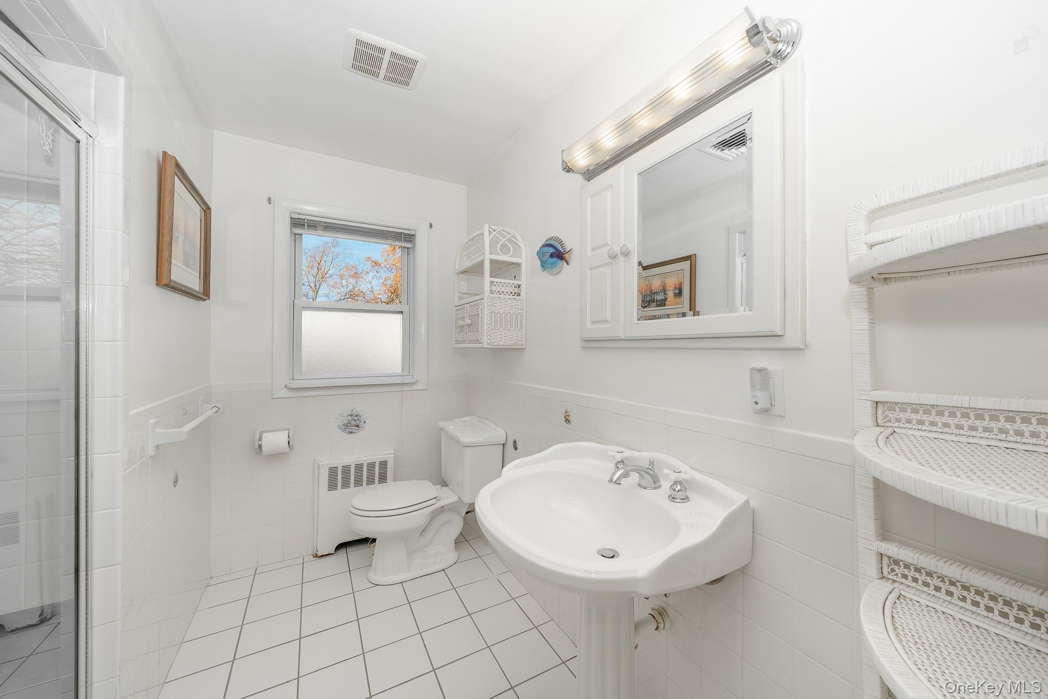 #19 photo, 281 Richmond Avenue, Amityville , NY 11701