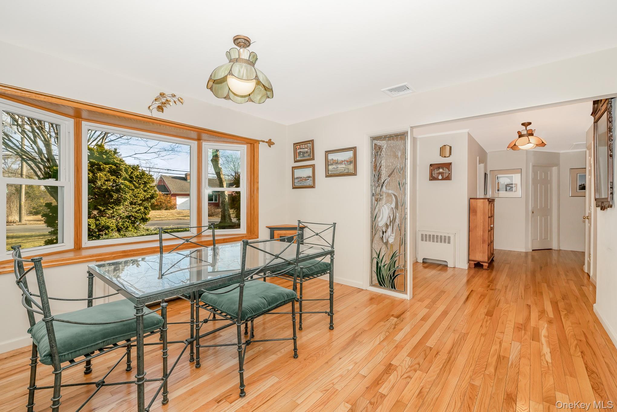 #6 photo, 281 Richmond Avenue, Amityville , NY 11701