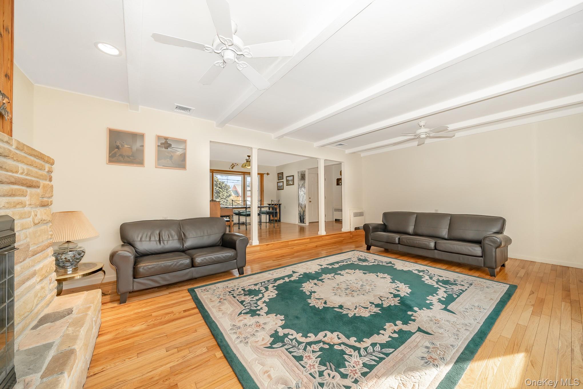 #9 photo, 281 Richmond Avenue, Amityville , NY 11701