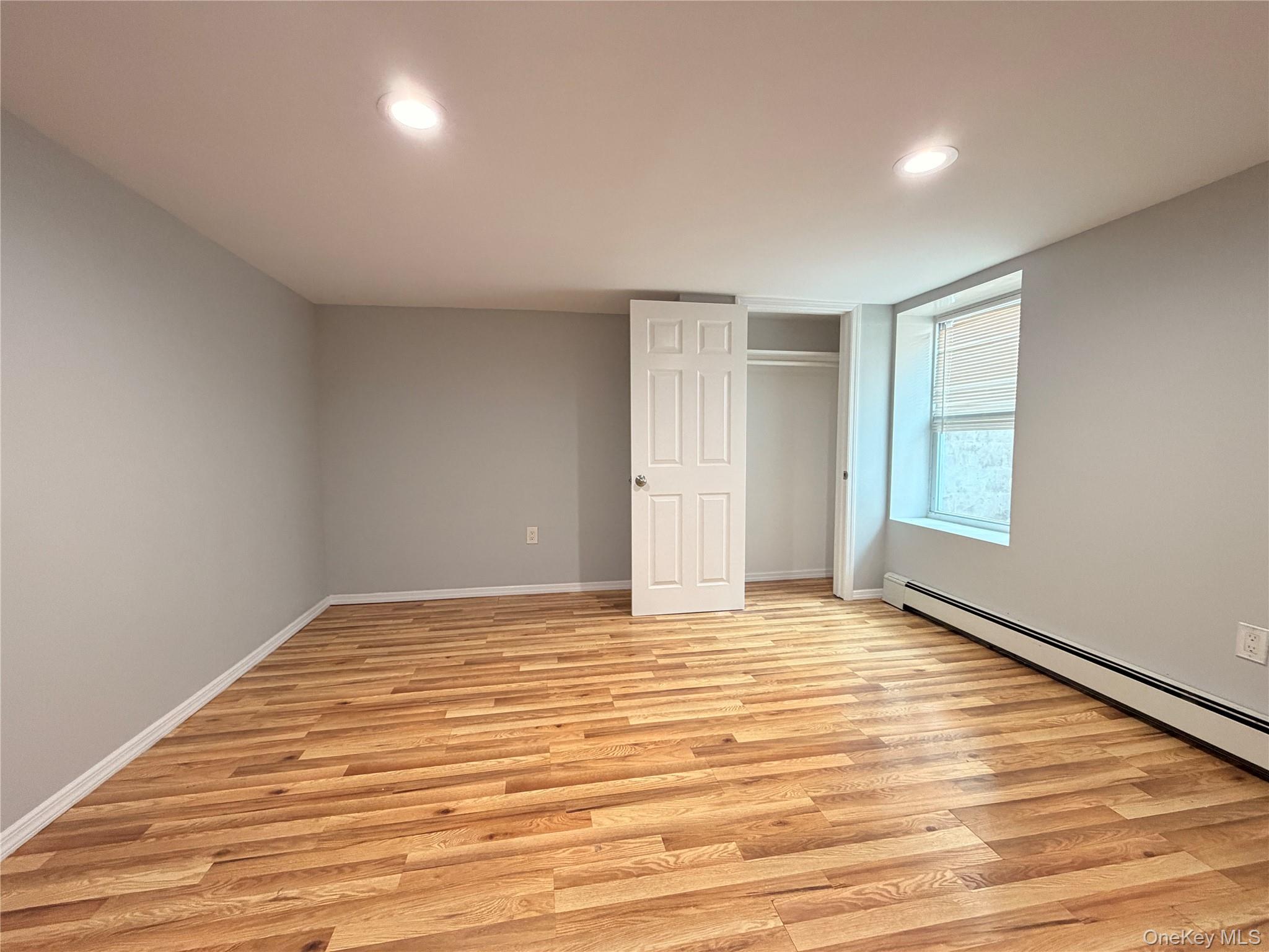 #13 photo, 19 Rutland Road, 東長島 Mastic , NY 11950