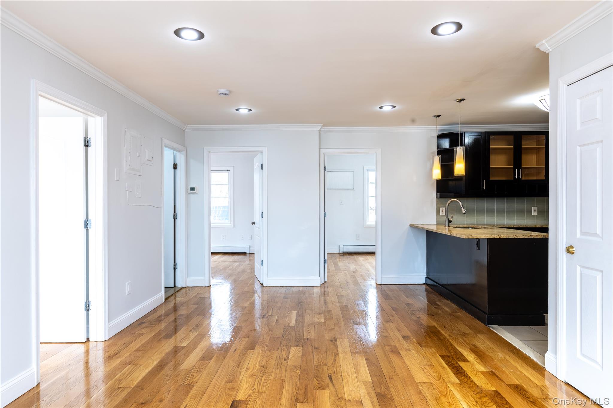 #11 photo, 10929 103rd Street, कुईंस Ozone Park , NY 11417