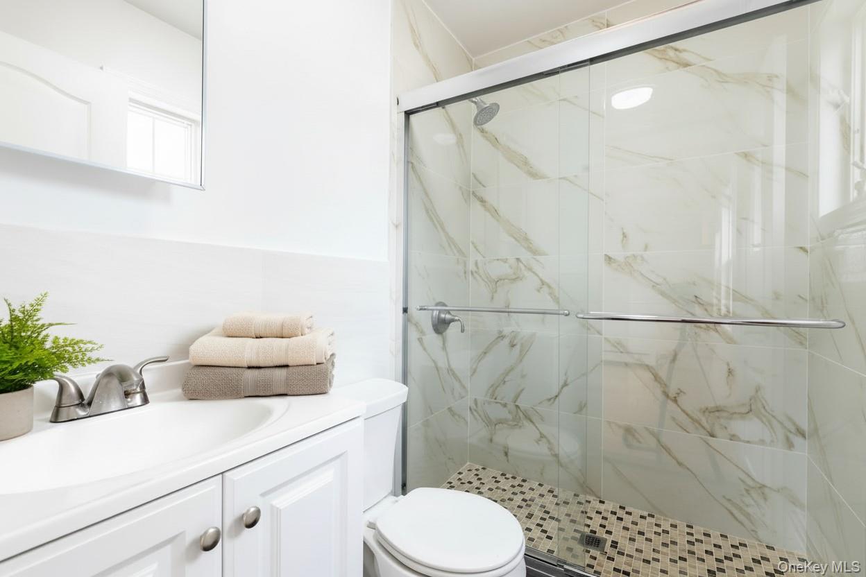 #16 photo, 10929 103rd Street, कुईंस Ozone Park , NY 11417