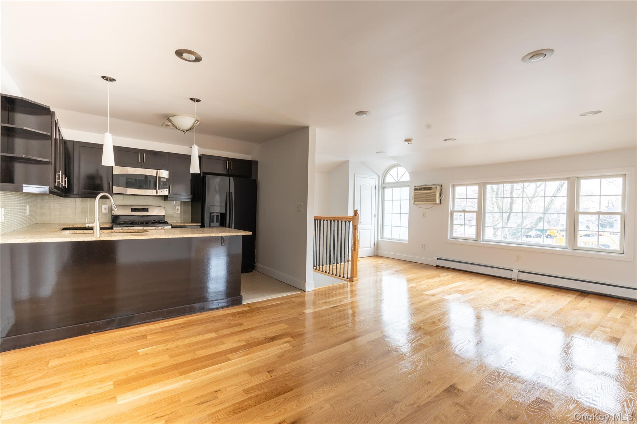 #20 photo, 10929 103rd Street, कुईंस Ozone Park , NY 11417