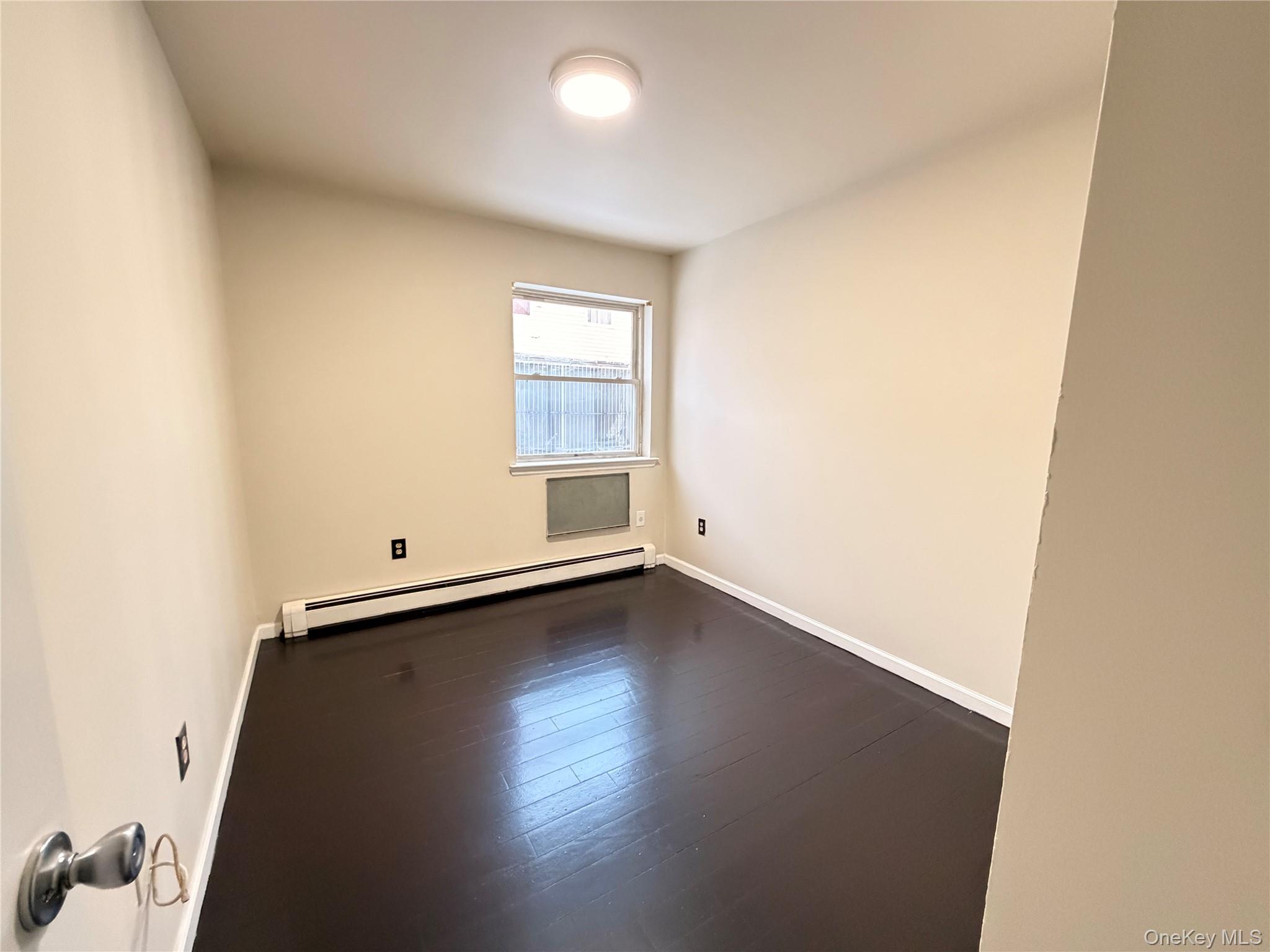 #11 photo, 1907 Arnow Avenue, Бронкс ‖ Bronx , NY 10469