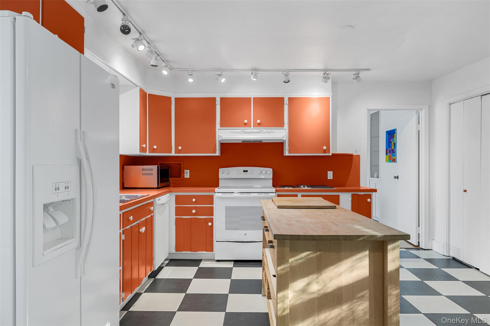 #14 photo, 660 N Chodikee Lake Road, Highland , NY 12528