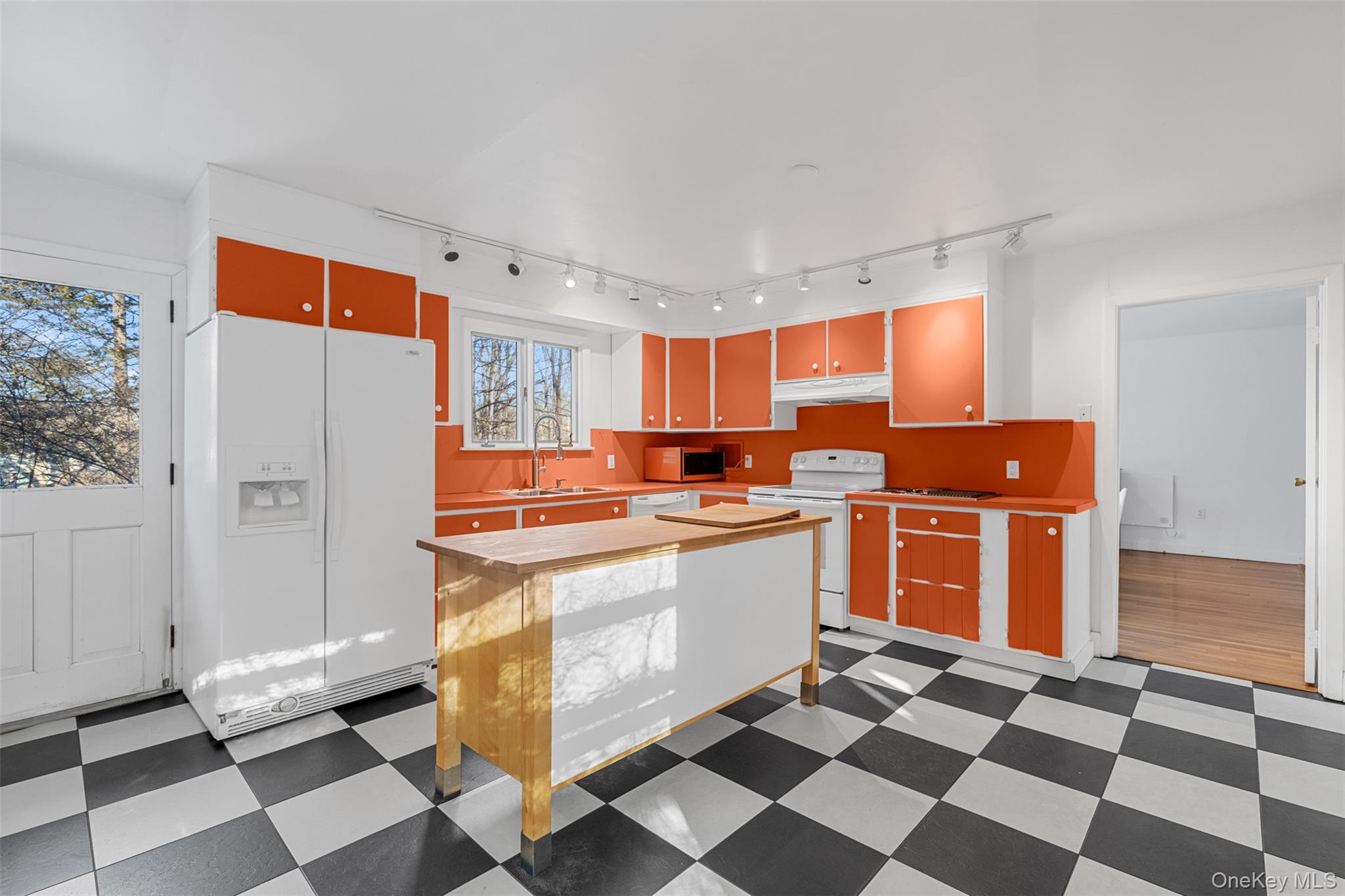 #15 photo, 660 N Chodikee Lake Road, Highland , NY 12528