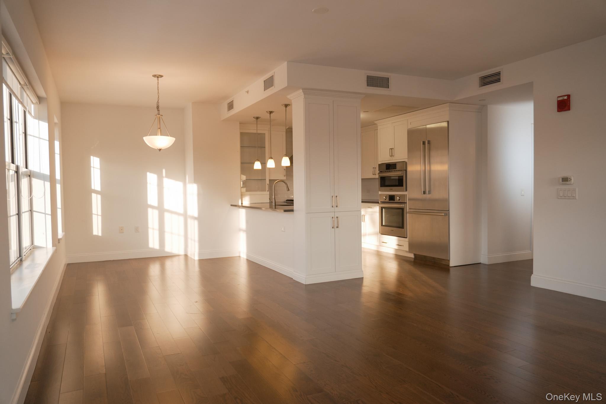 #1 photo, 10 Byron Place, Larchmont , NY 10538