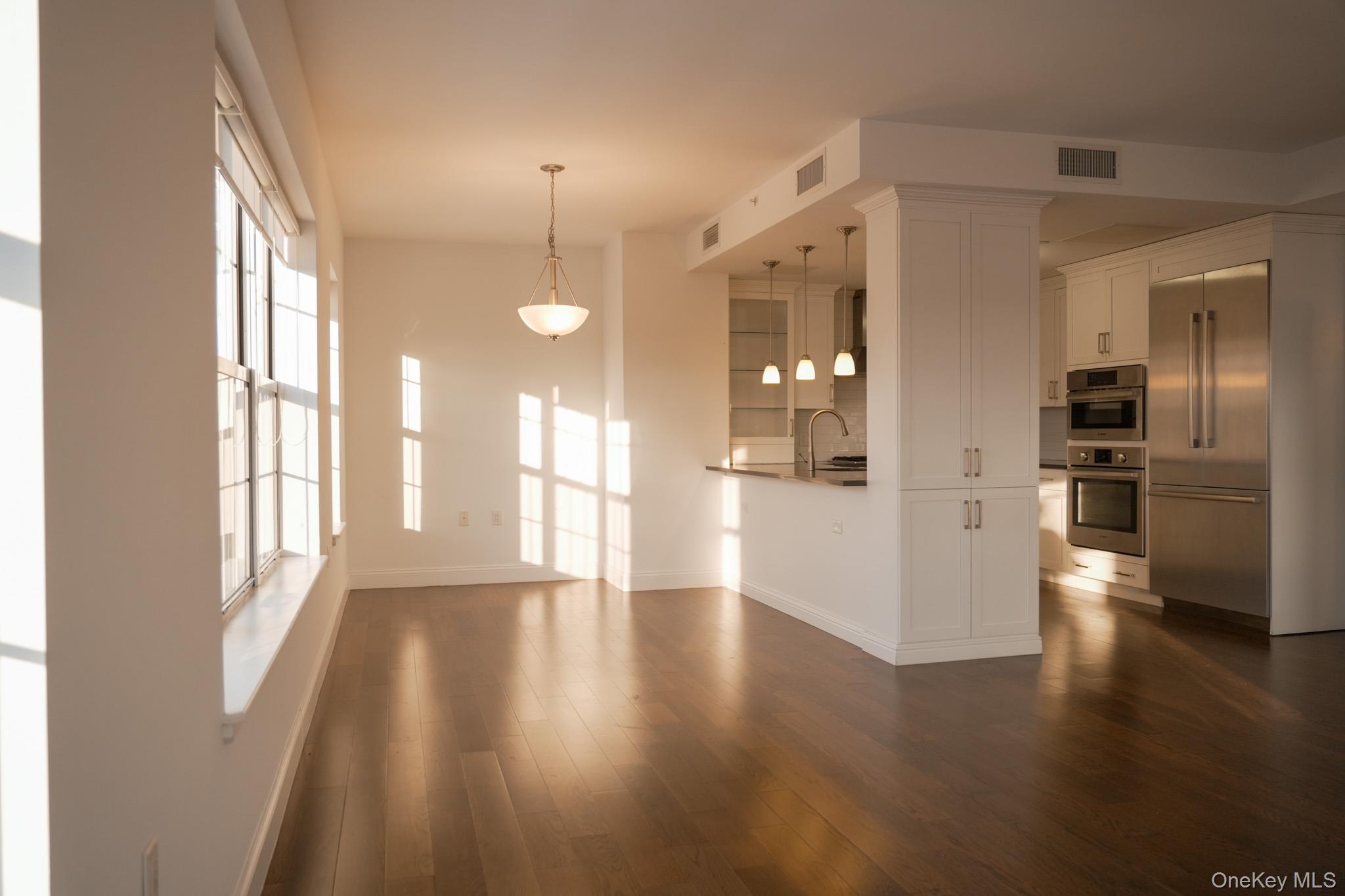 #17 photo, 10 Byron Place, Larchmont , NY 10538