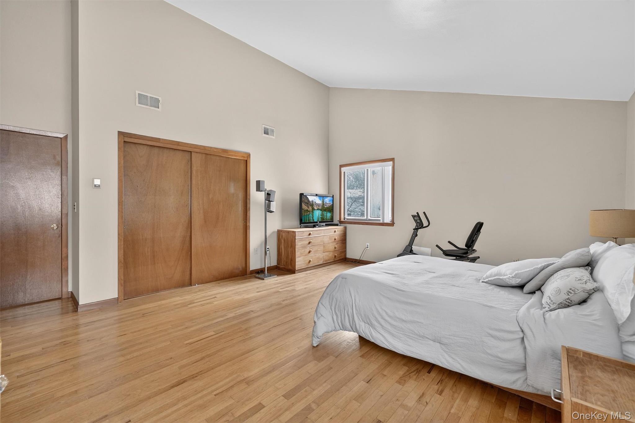 #11 photo, 6 Pelham Court, Nanuet , NY 10954