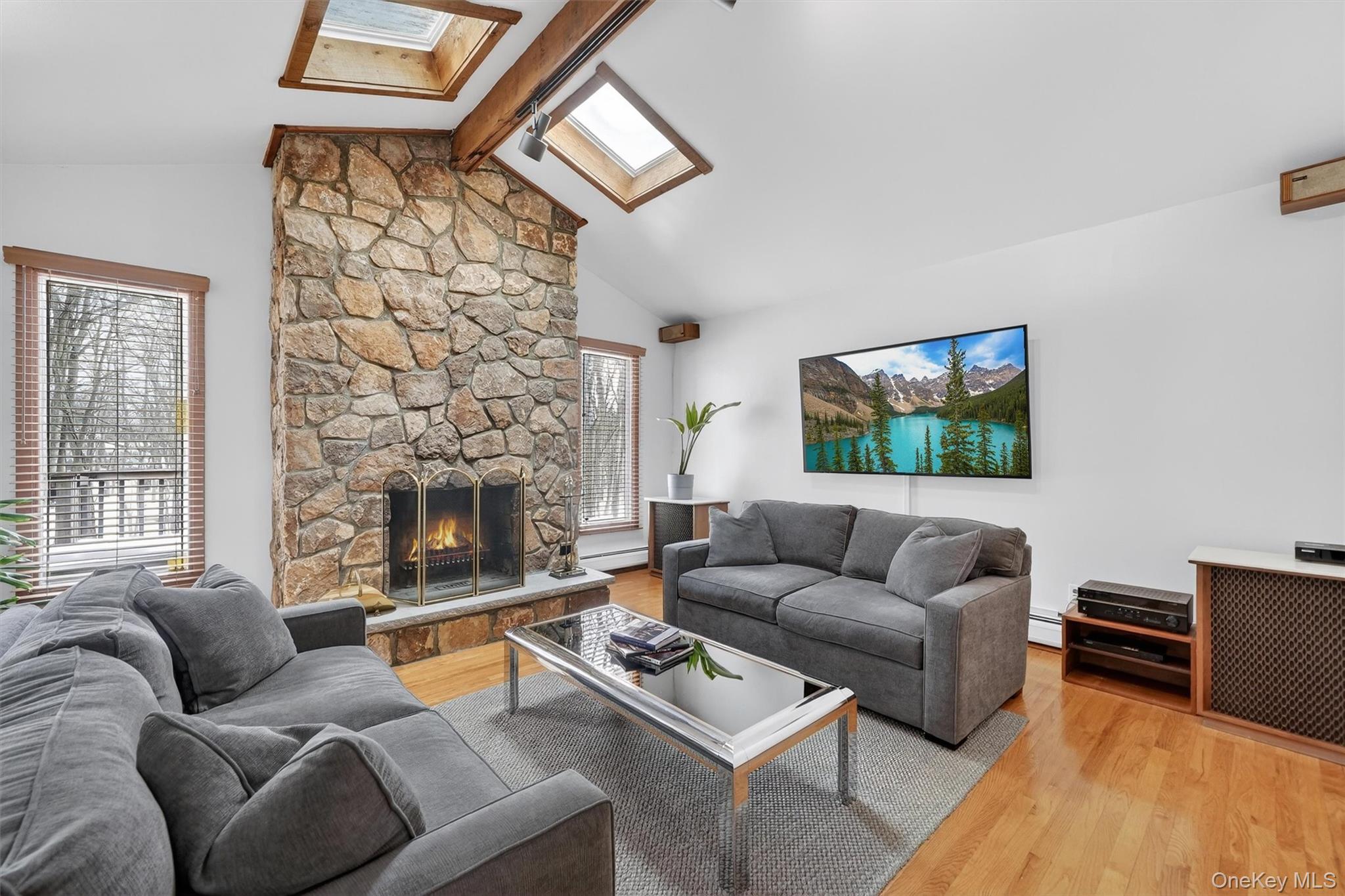 #4 photo, 6 Pelham Court, Nanuet , NY 10954