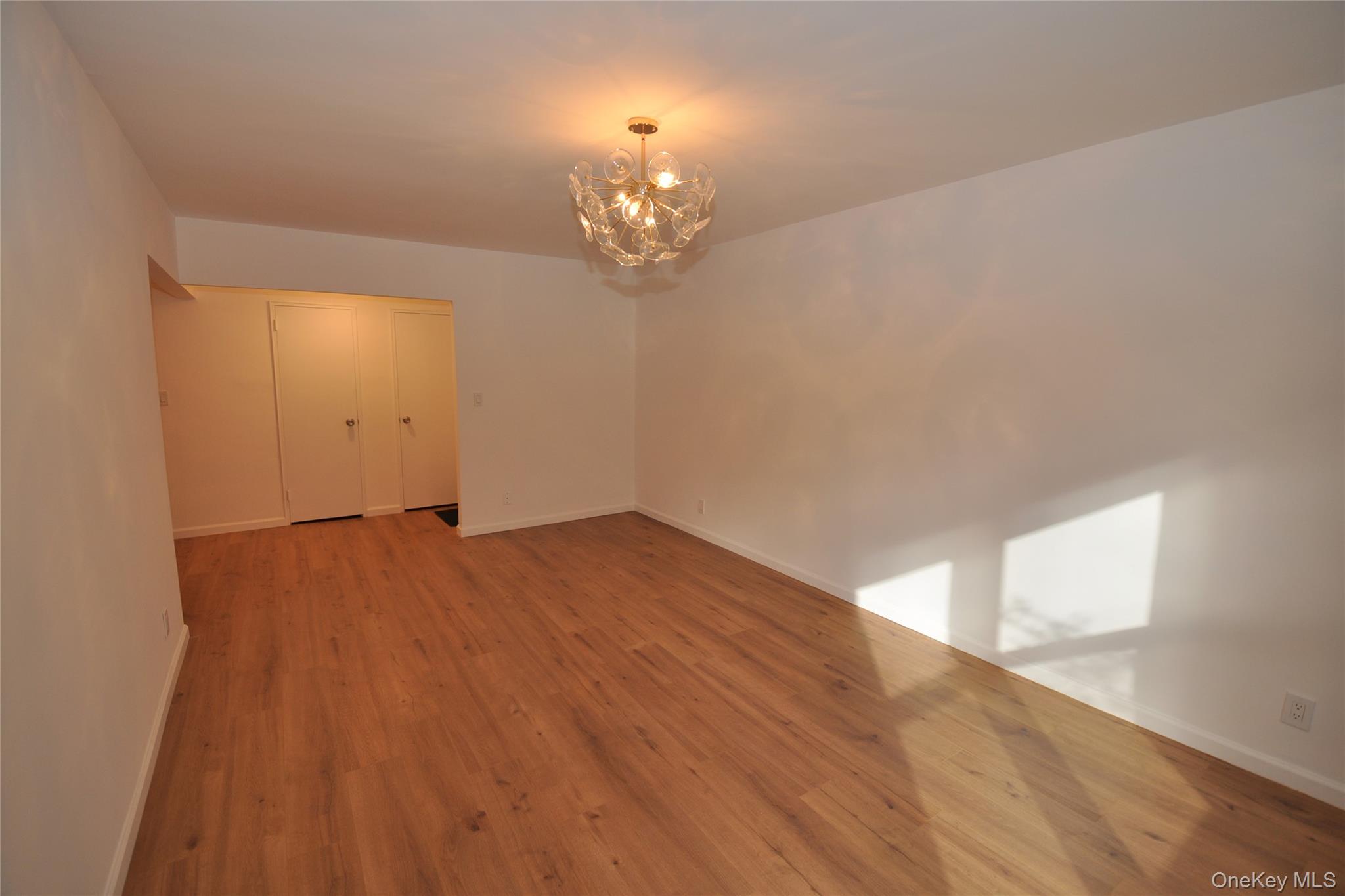 #4 photo, 329 Palmer Terrace, Mamaroneck , NY 10543