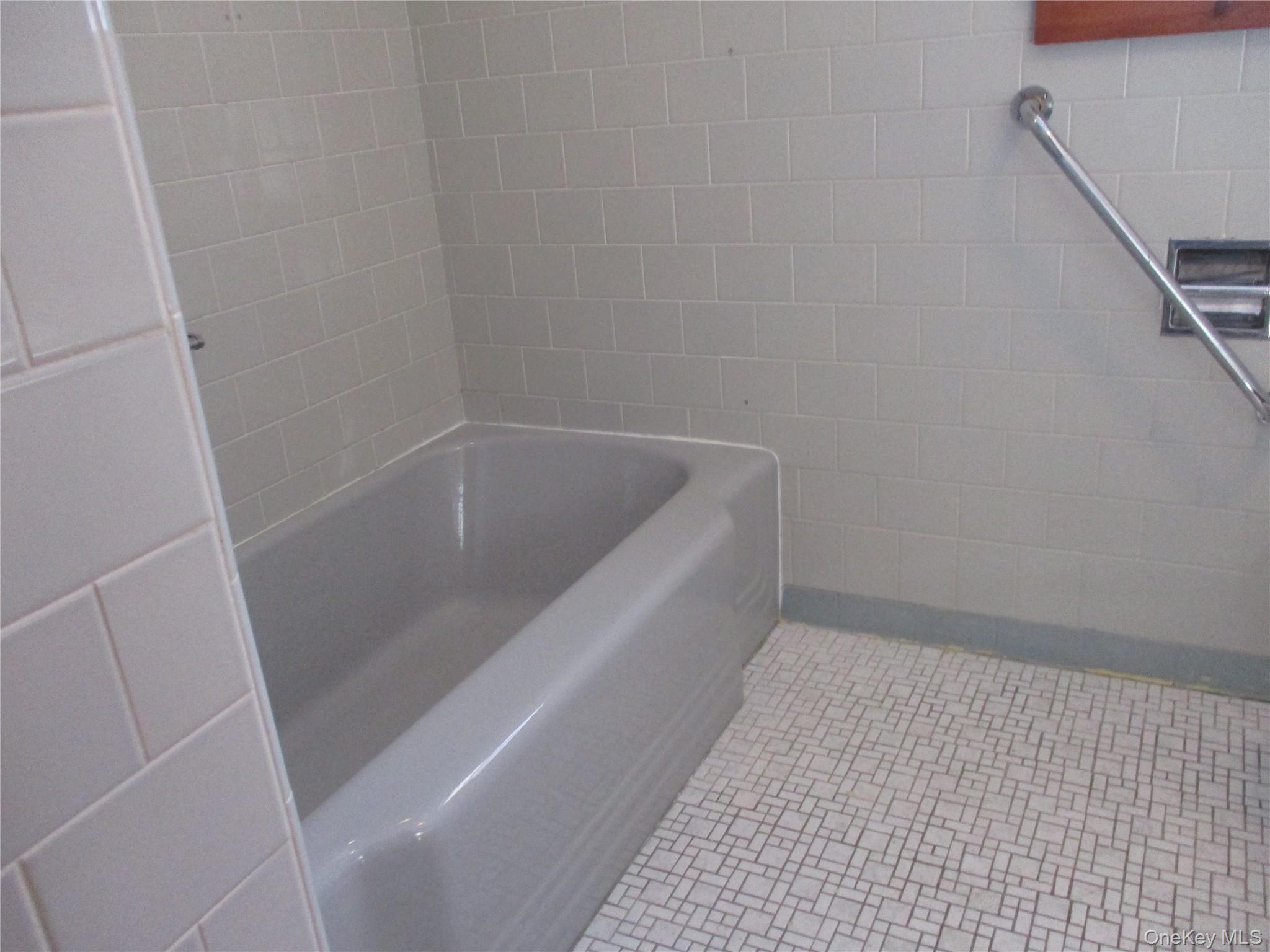 #12 photo, 35 Midland Avenue, 纽约州 Central Valley , NY 10917