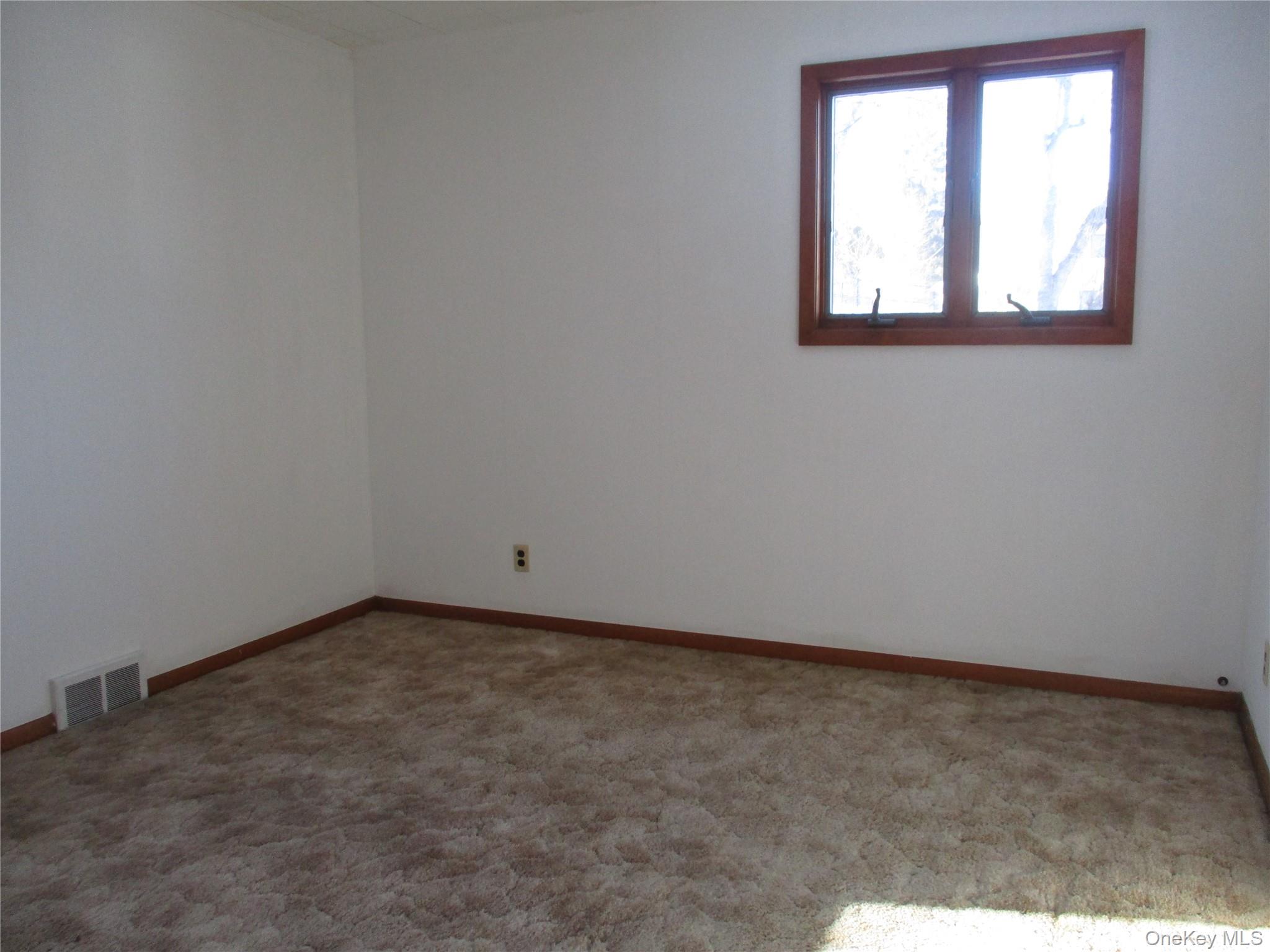 #14 photo, 35 Midland Avenue, 纽约州 Central Valley , NY 10917