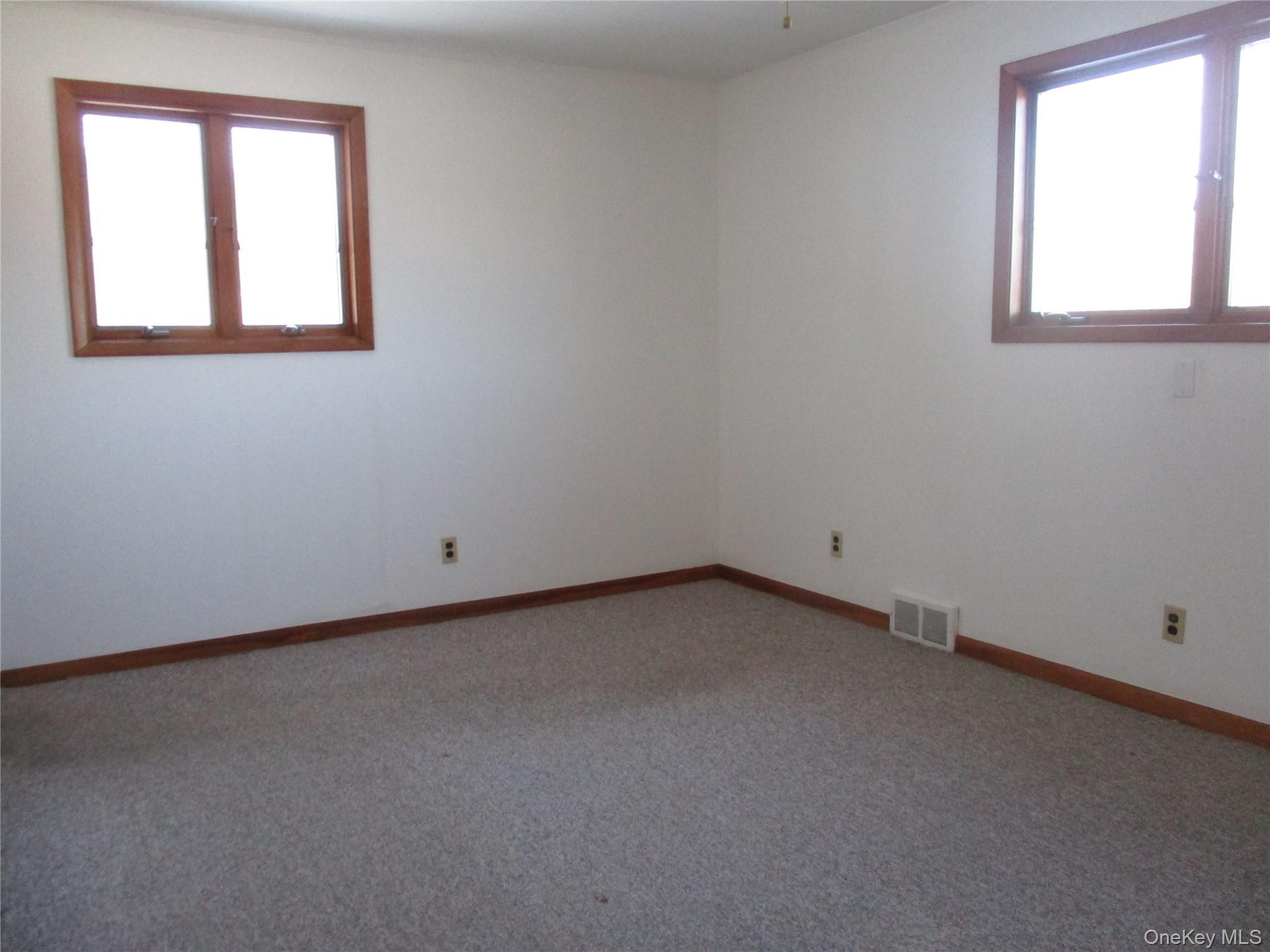 #19 photo, 35 Midland Avenue, 纽约州 Central Valley , NY 10917