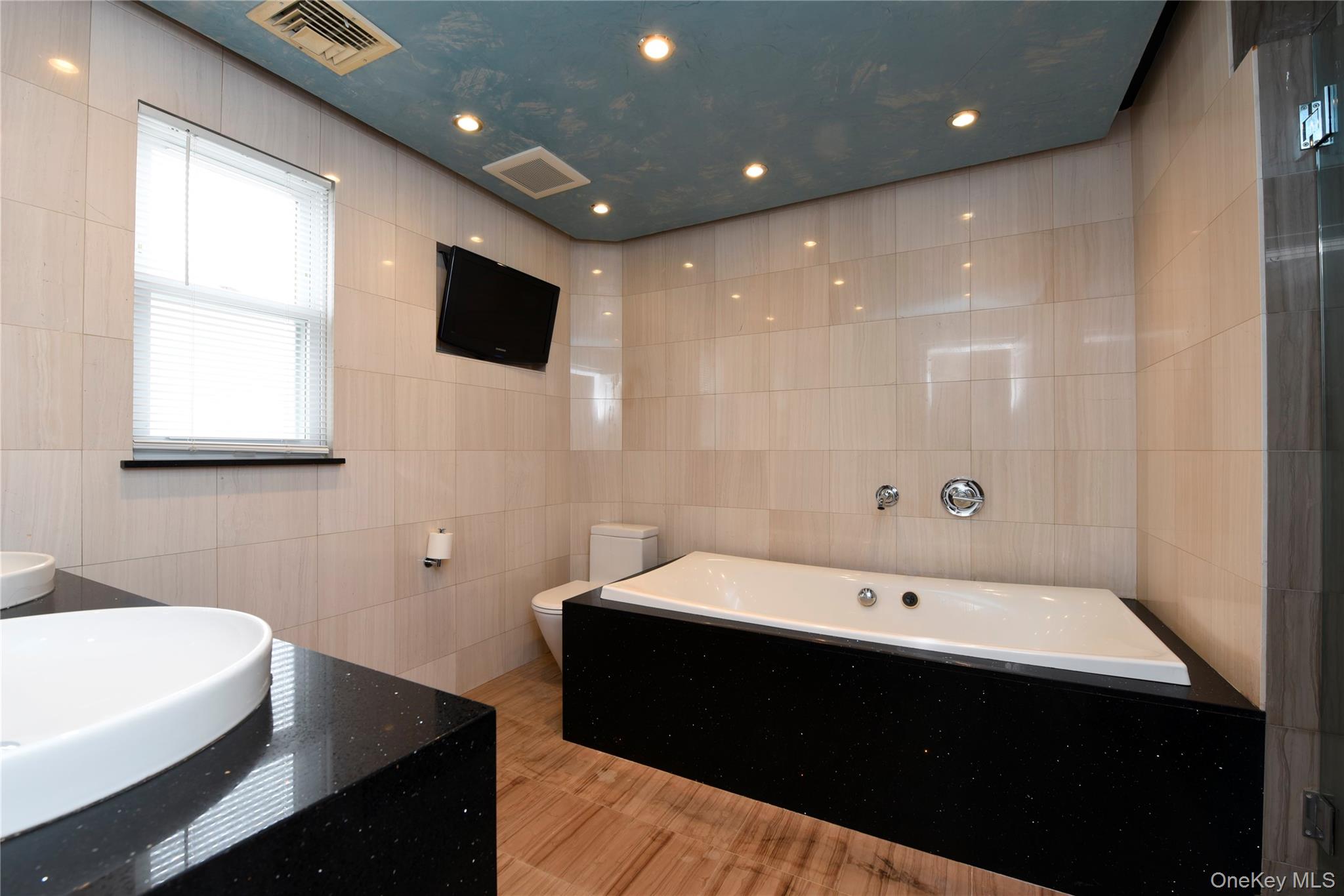 #19 photo, 166-36 23rd Avenue, 뉴욕퀸즈 Whitestone , NY 11357