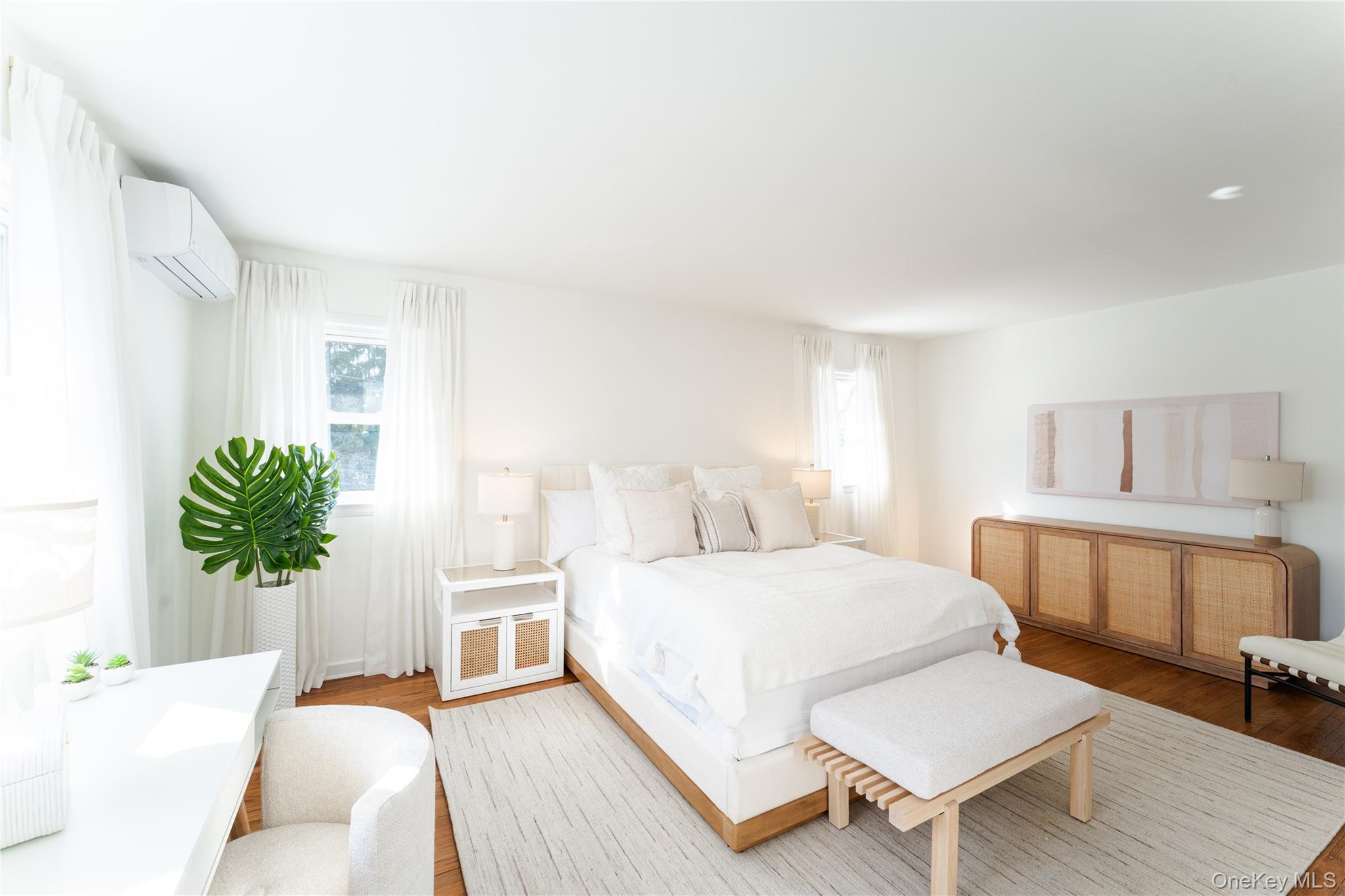 #10 photo, 84 Russell Road, Garden City , NY 11530