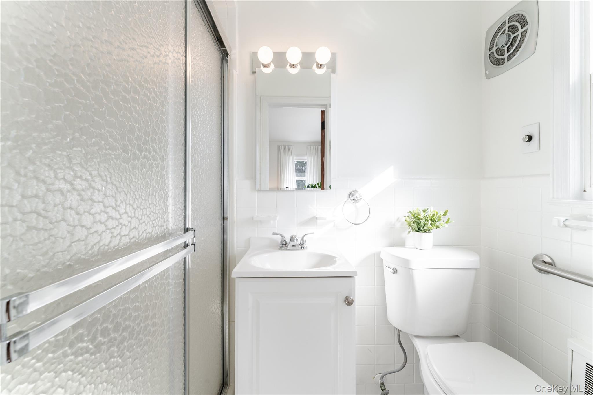 #11 photo, 84 Russell Road, Garden City , NY 11530