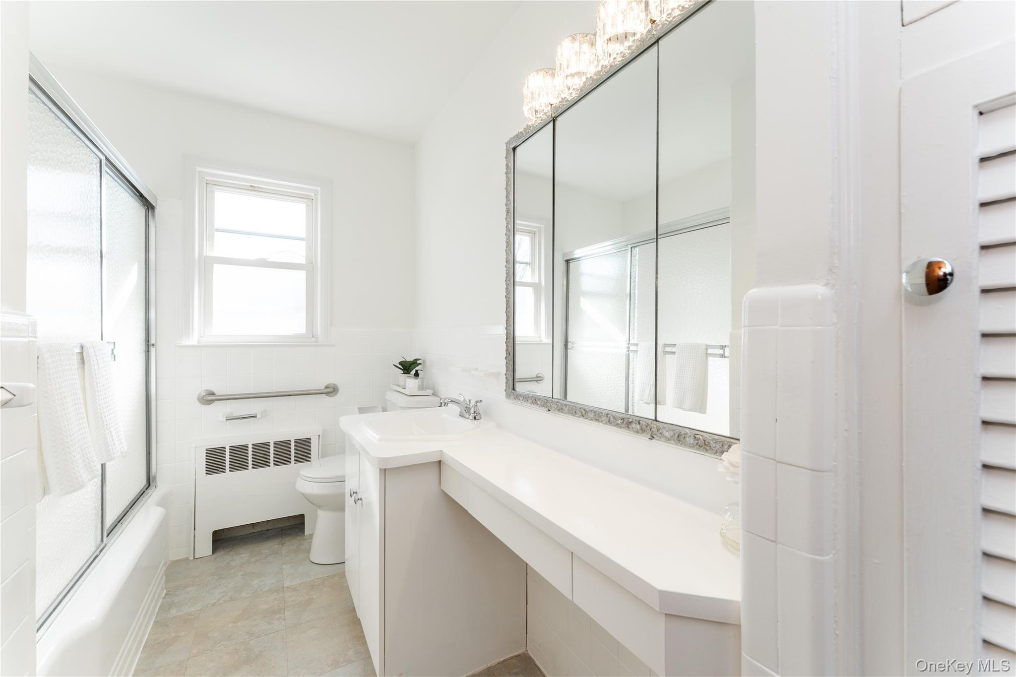 #15 photo, 84 Russell Road, Garden City , NY 11530