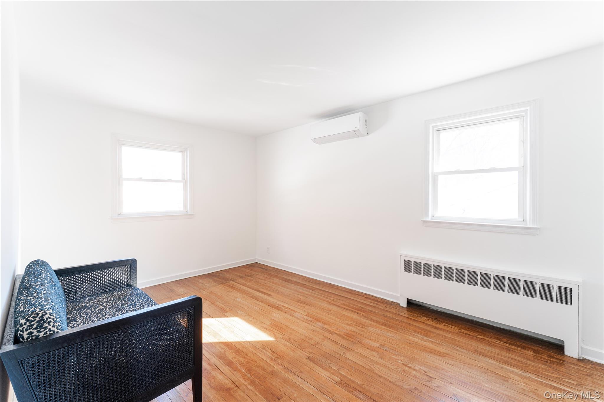 #16 photo, 84 Russell Road, Garden City , NY 11530