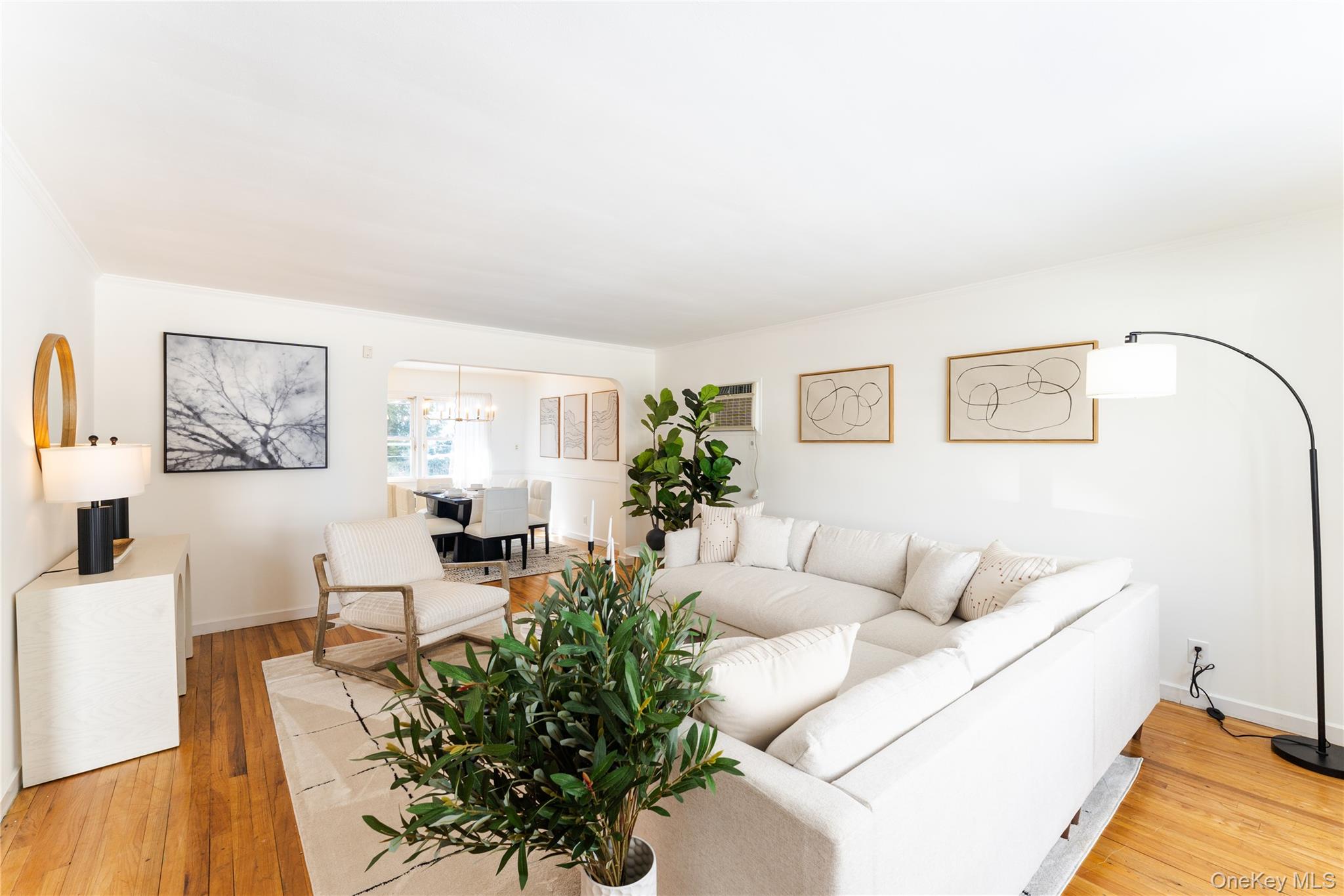 #6 photo, 84 Russell Road, Garden City , NY 11530