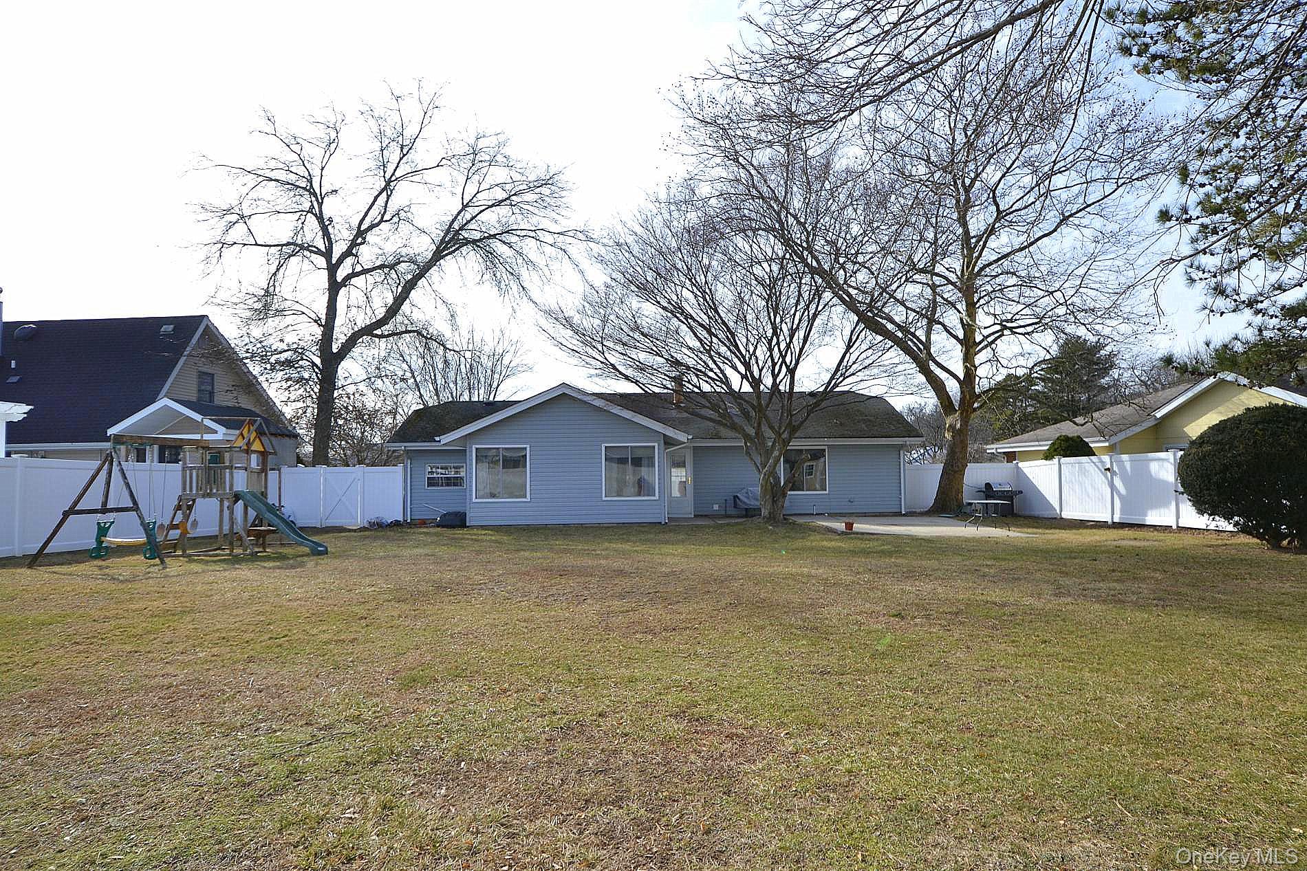 #11 photo, 133 Inverness Road, 롱 아일랜드 Holbrook , NY 11741