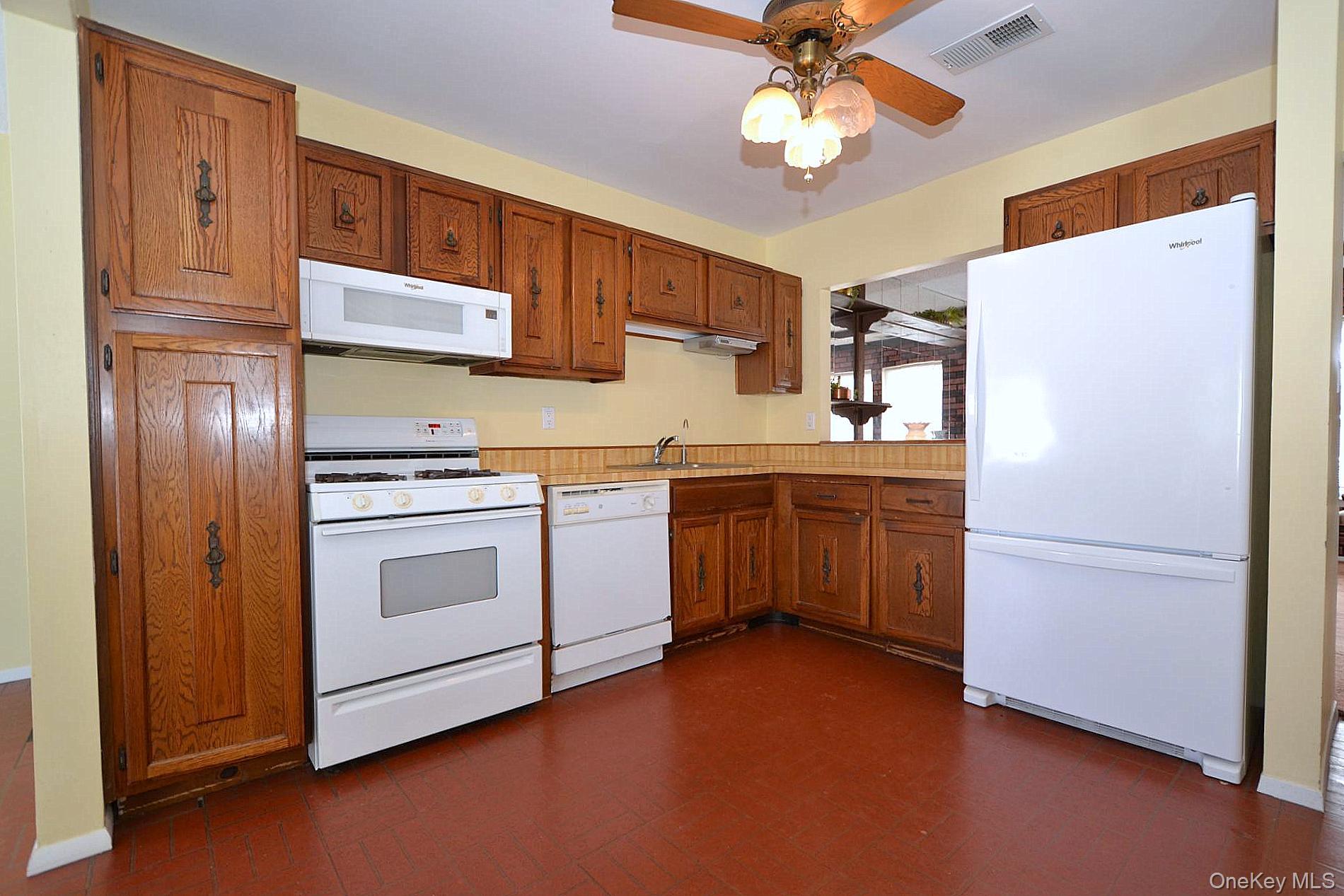 #3 photo, 133 Inverness Road, 롱 아일랜드 Holbrook , NY 11741