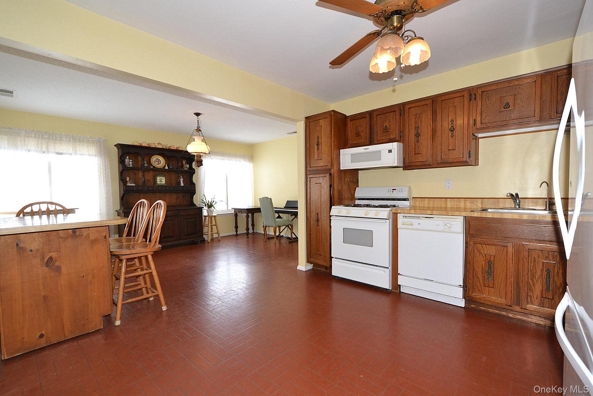 #4 photo, 133 Inverness Road, 롱 아일랜드 Holbrook , NY 11741