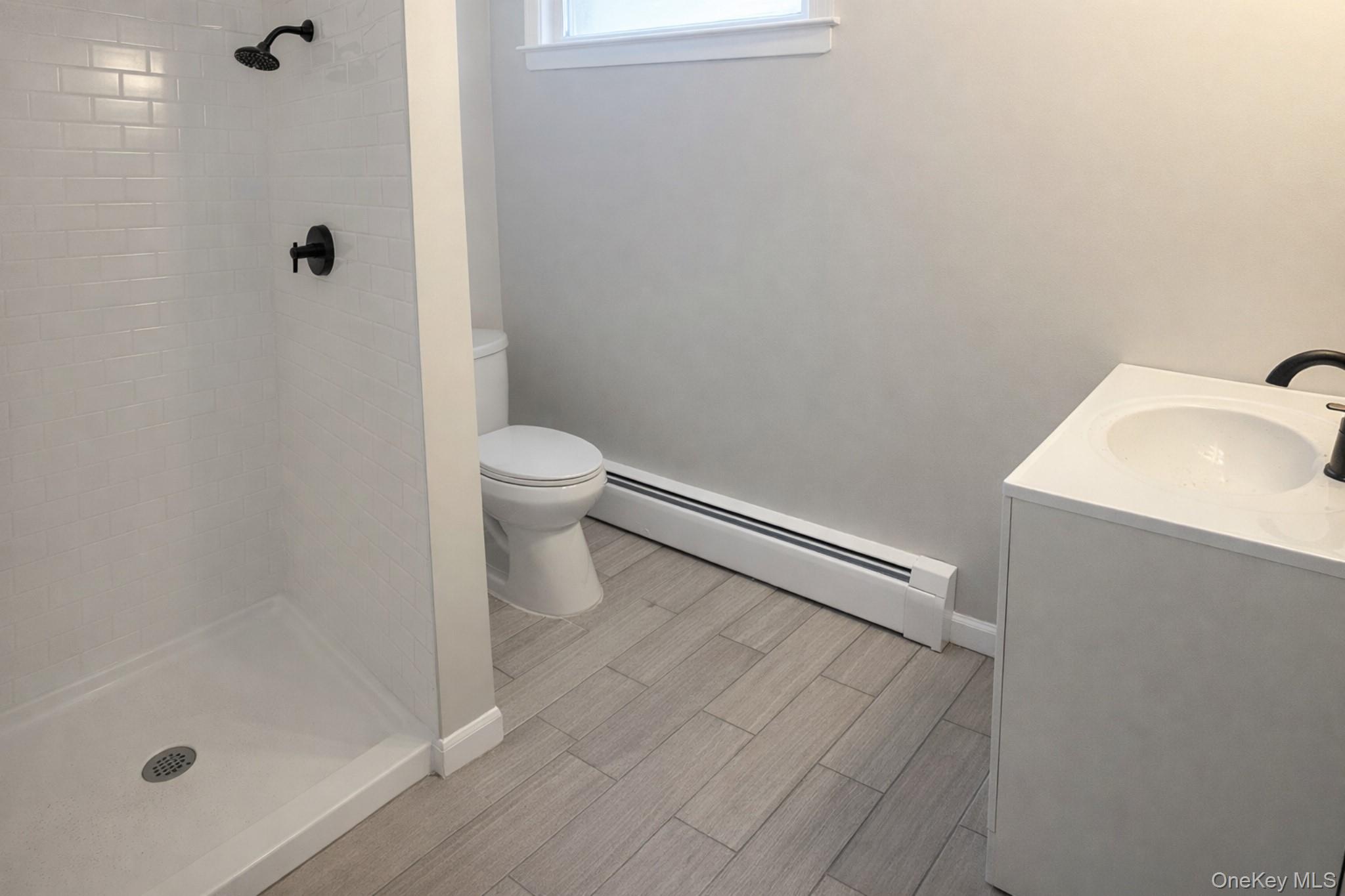 #3 photo, 107 E Woodside Avenue, सफ़ोक काउंटी Patchogue , NY 11772