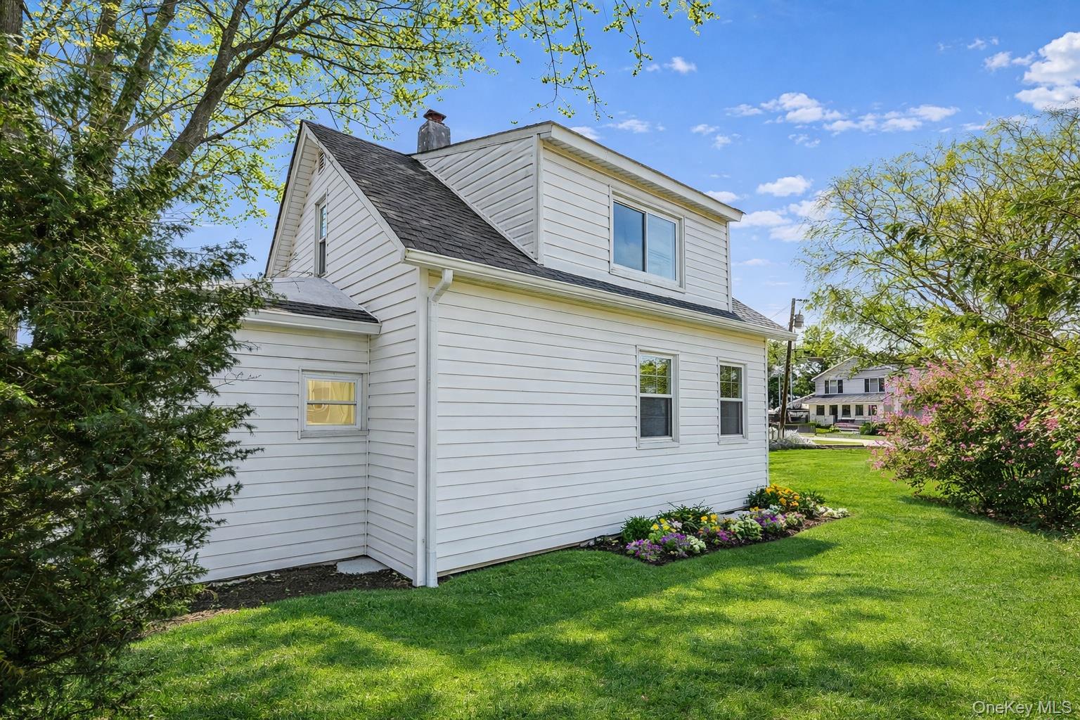 #19 photo, 136 N Delaware Avenue, Lindenhurst , NY 11757