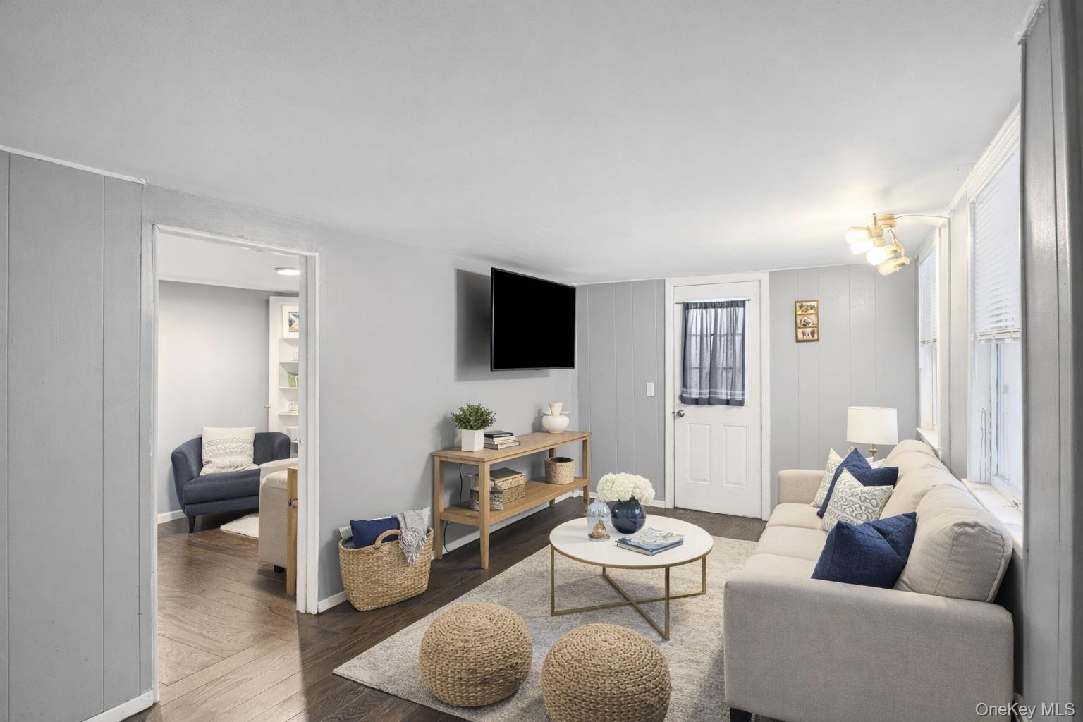 #7 photo, 136 N Delaware Avenue, Lindenhurst , NY 11757