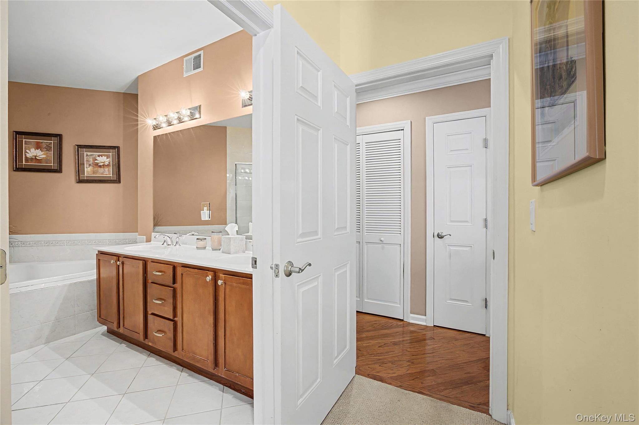 #17 photo, 17 Sonata Court, Lake Grove , NY 11755