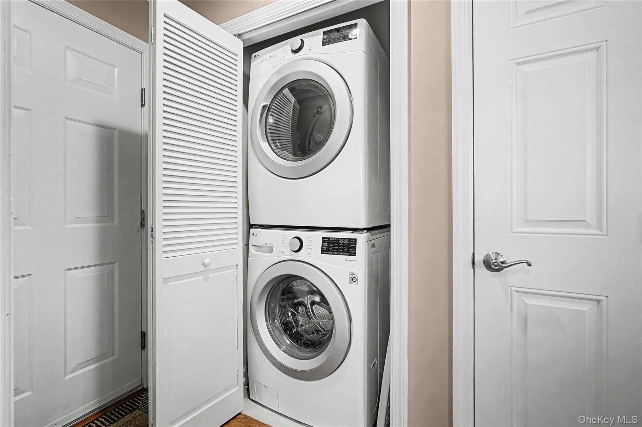 #18 photo, 17 Sonata Court, Lake Grove , NY 11755