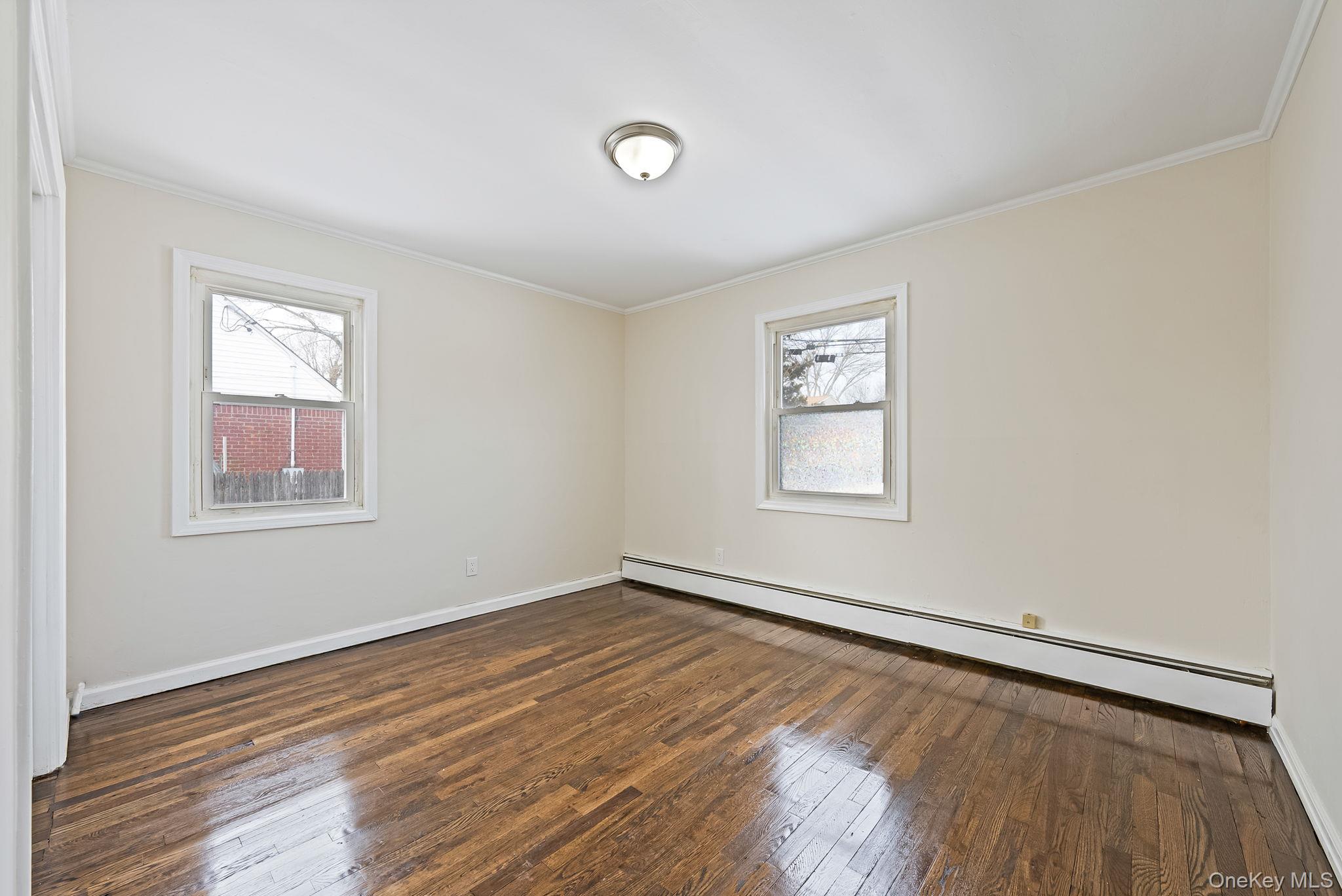 #14 photo, 526 Albert Street, East Meadow , NY 11554