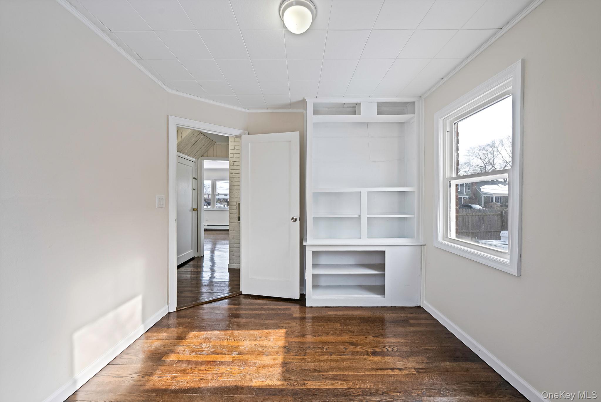 #17 photo, 526 Albert Street, East Meadow , NY 11554