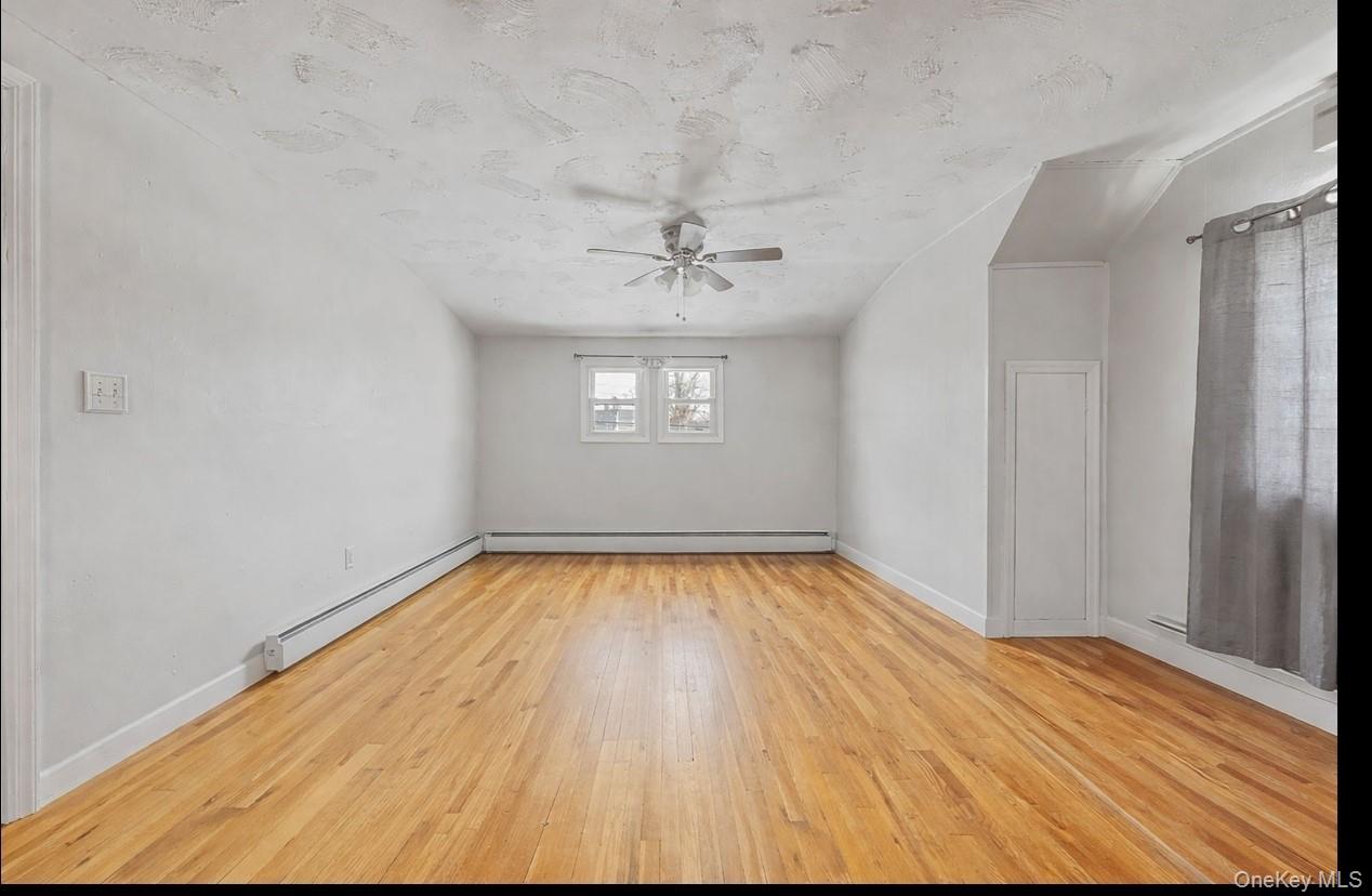 #19 photo, 526 Albert Street, East Meadow , NY 11554