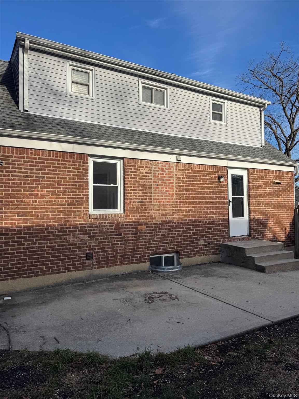 #2 photo, 526 Albert Street, East Meadow , NY 11554