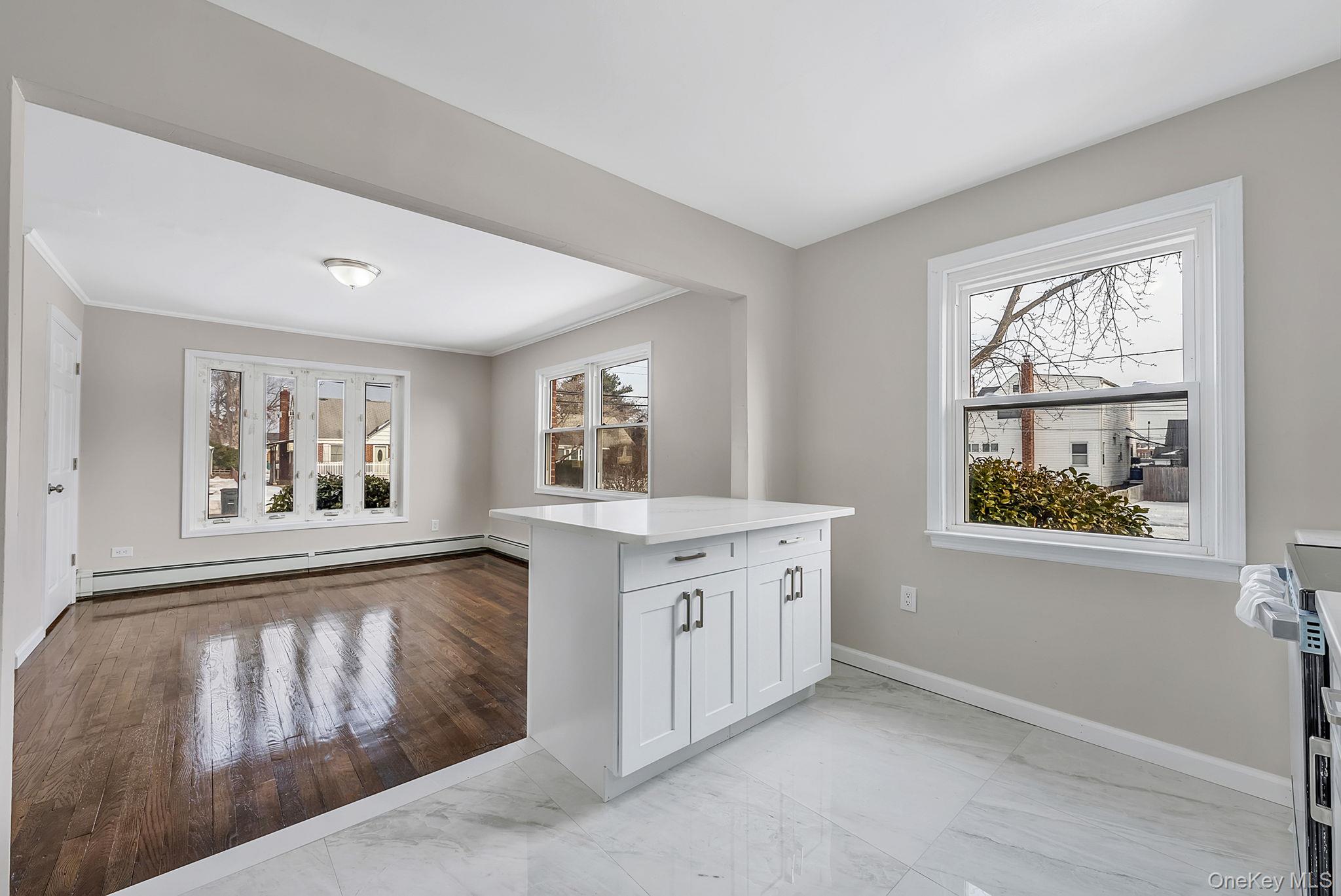 #5 photo, 526 Albert Street, East Meadow , NY 11554