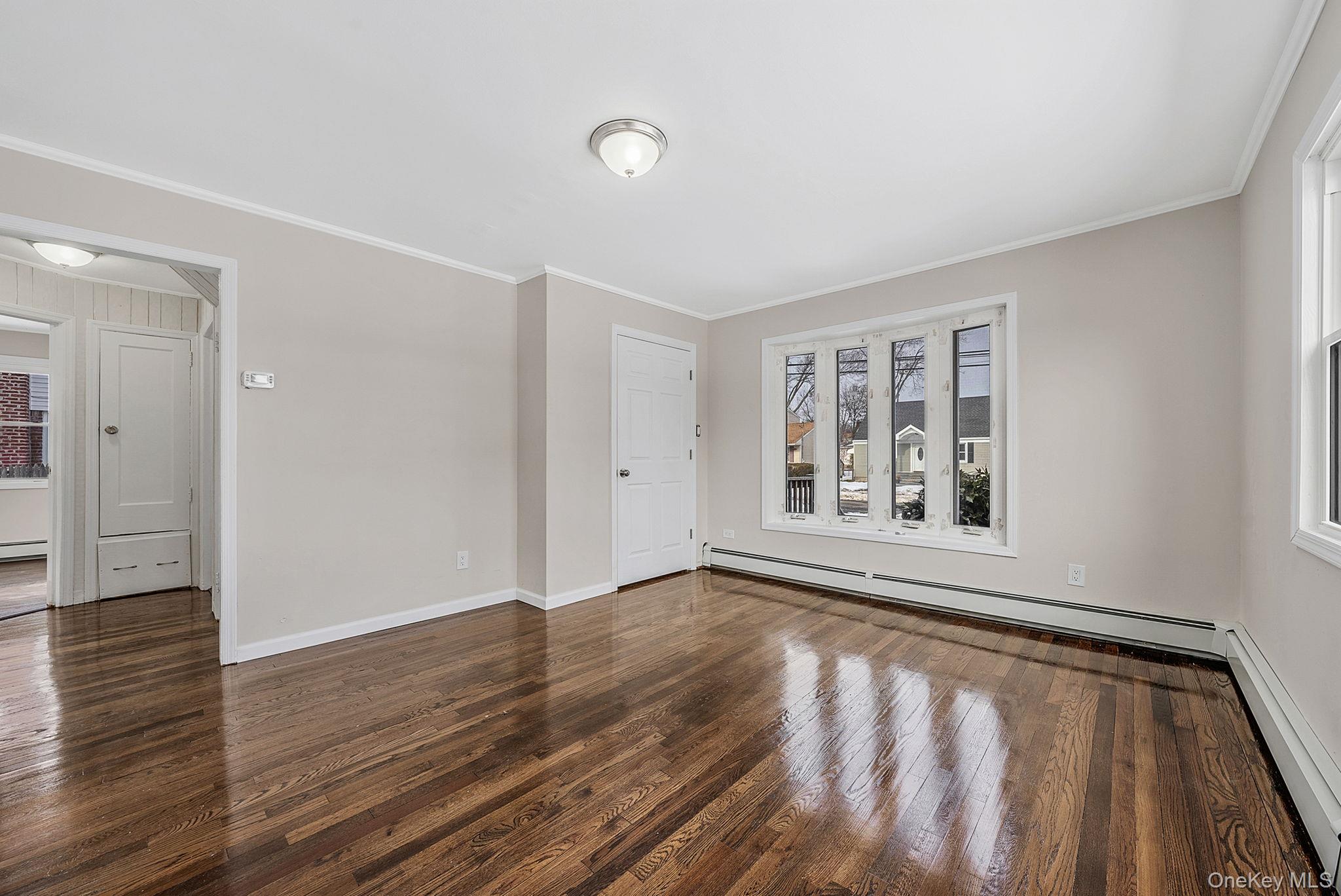 #9 photo, 526 Albert Street, East Meadow , NY 11554