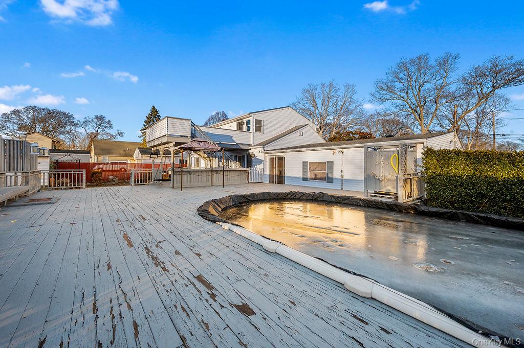 #10 photo, 8 George Drive, サフォーク郡 Mastic , NY 11950