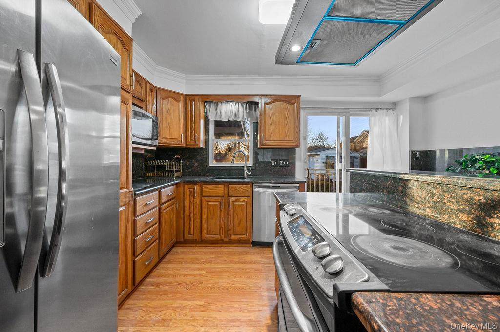 #16 photo, 8 George Drive, サフォーク郡 Mastic , NY 11950