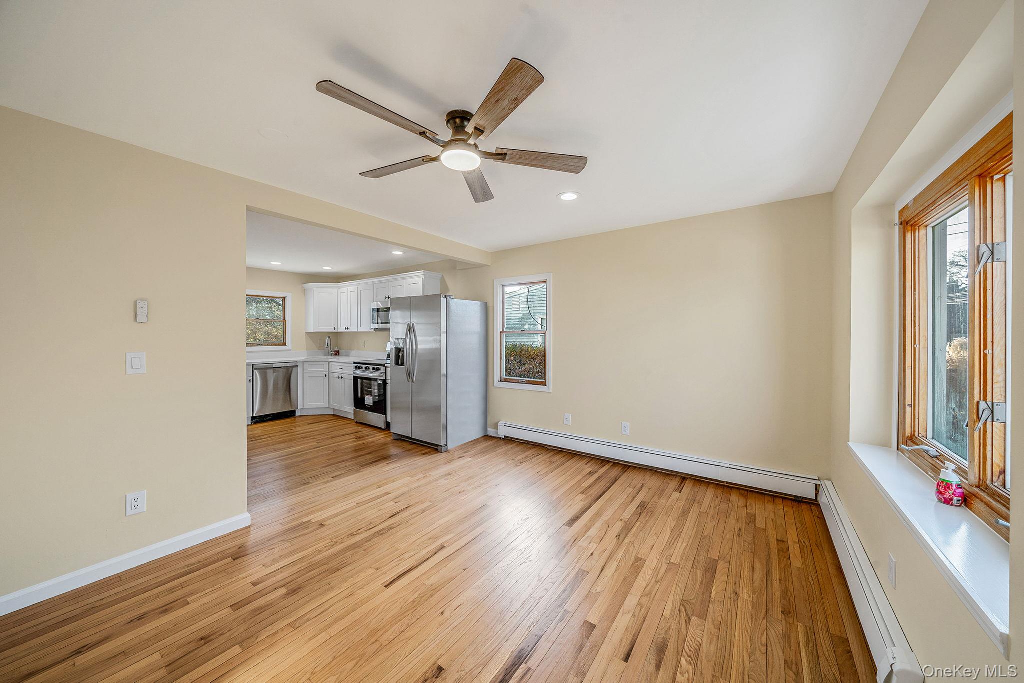 #8 photo, 31 Walnut Avenue, सफ़ोक काउंटी Patchogue , NY 11772