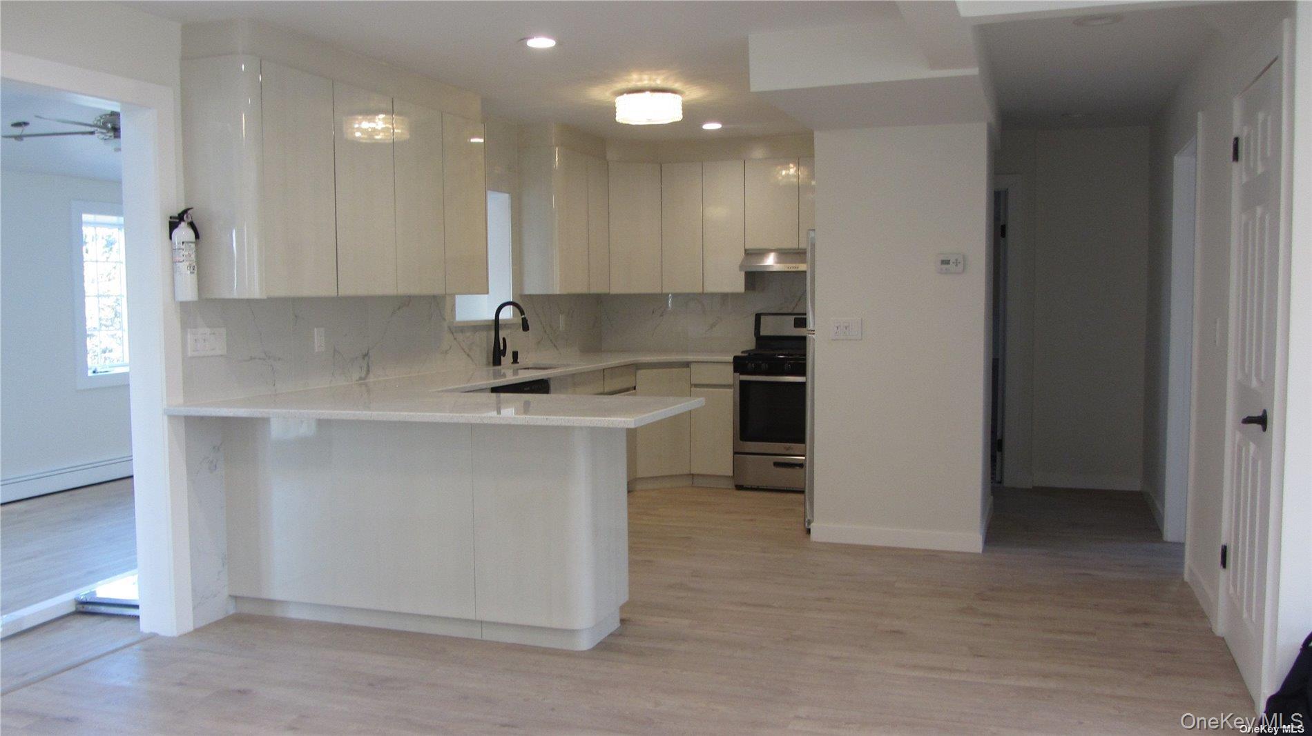 #3 photo, 367 Columbus Parkway, Mineola , NY 11501