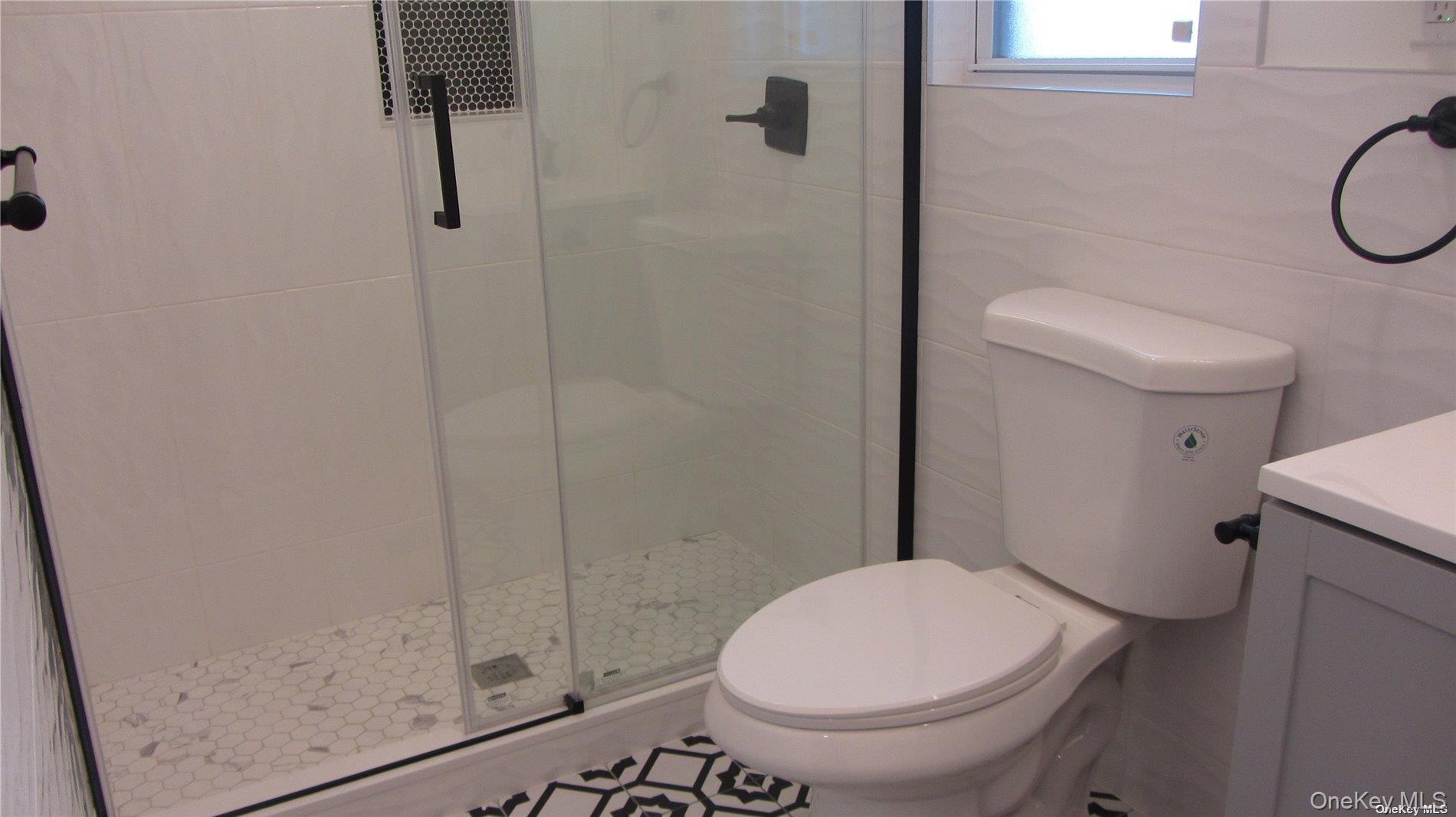 #5 photo, 367 Columbus Parkway, Mineola , NY 11501