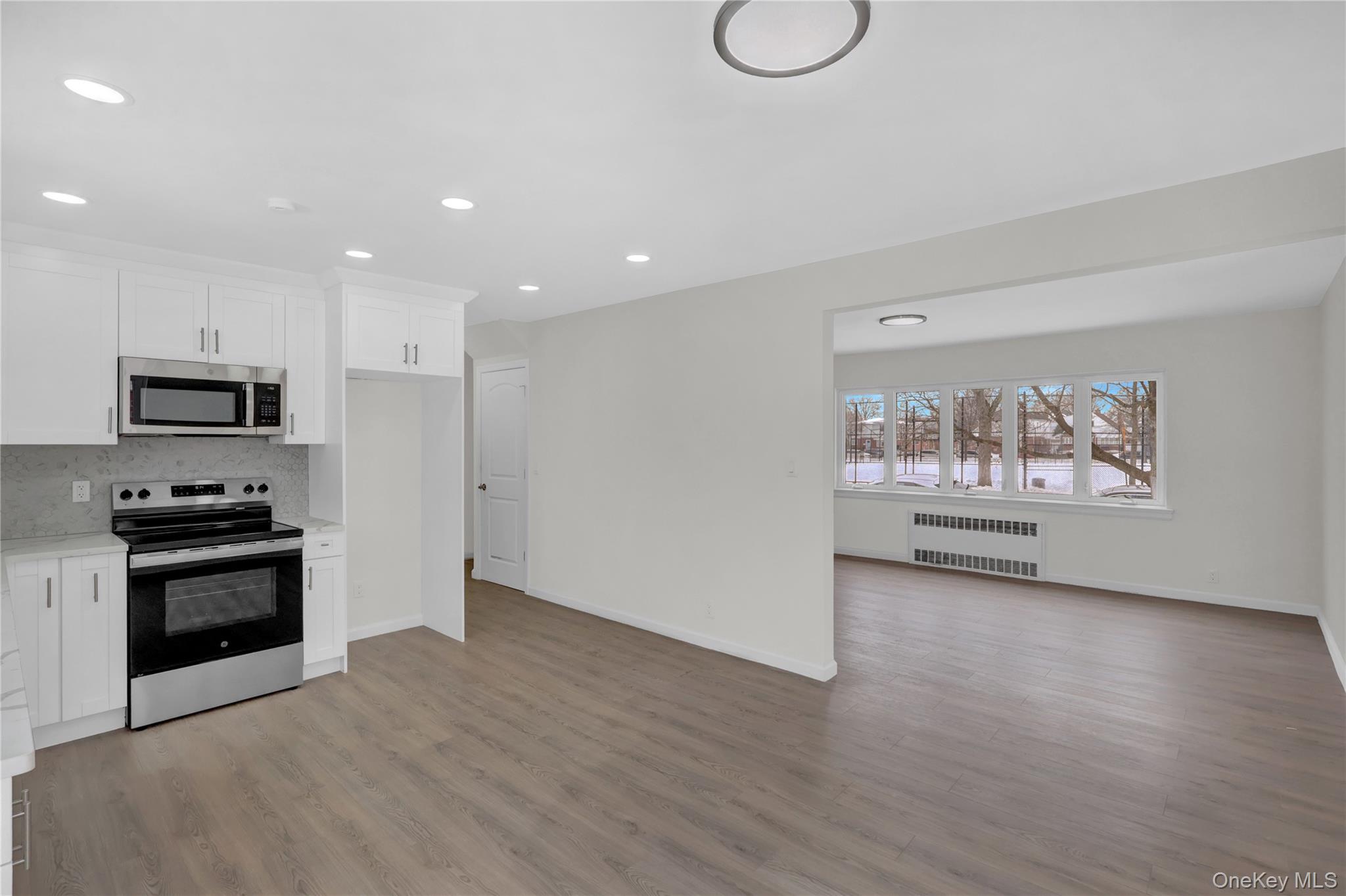 #9 photo, 53-33 202nd Street, Bayside , NY 11364