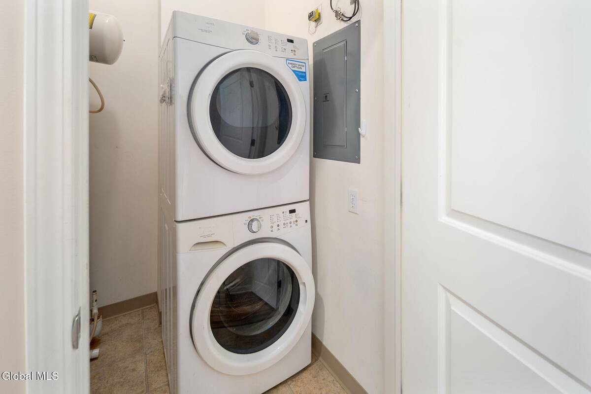 #21 photo, 73 Saratoga Road, #APT 15, 紐約州 Glenville , NY 12302