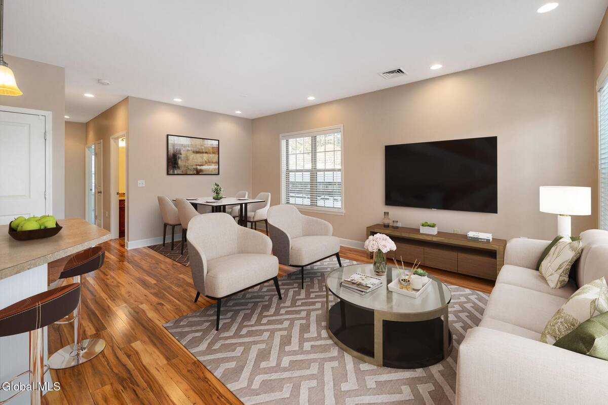 #5 photo, 73 Saratoga Road, #APT 15, 紐約州 Glenville , NY 12302