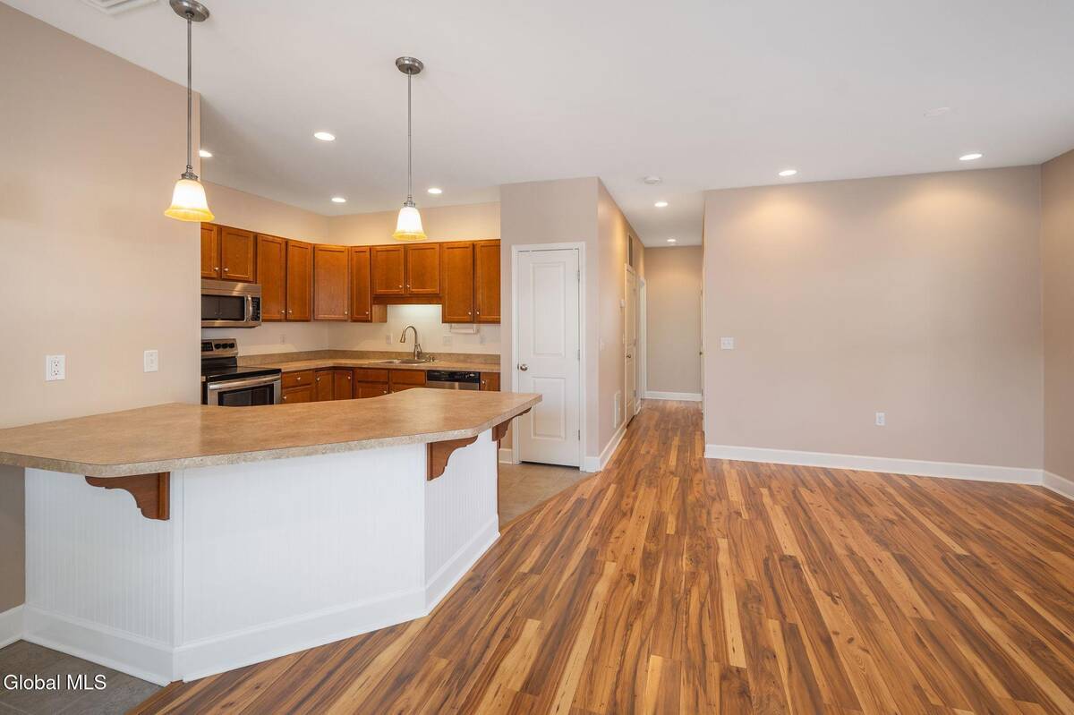 #8 photo, 73 Saratoga Road, #APT 15, 紐約州 Glenville , NY 12302