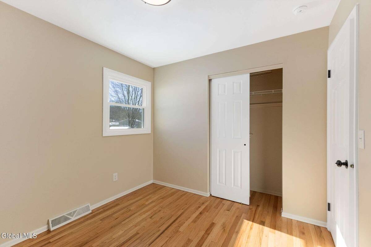 #17 photo, 38 Greenridge Drive, Clifton Park , NY 12065