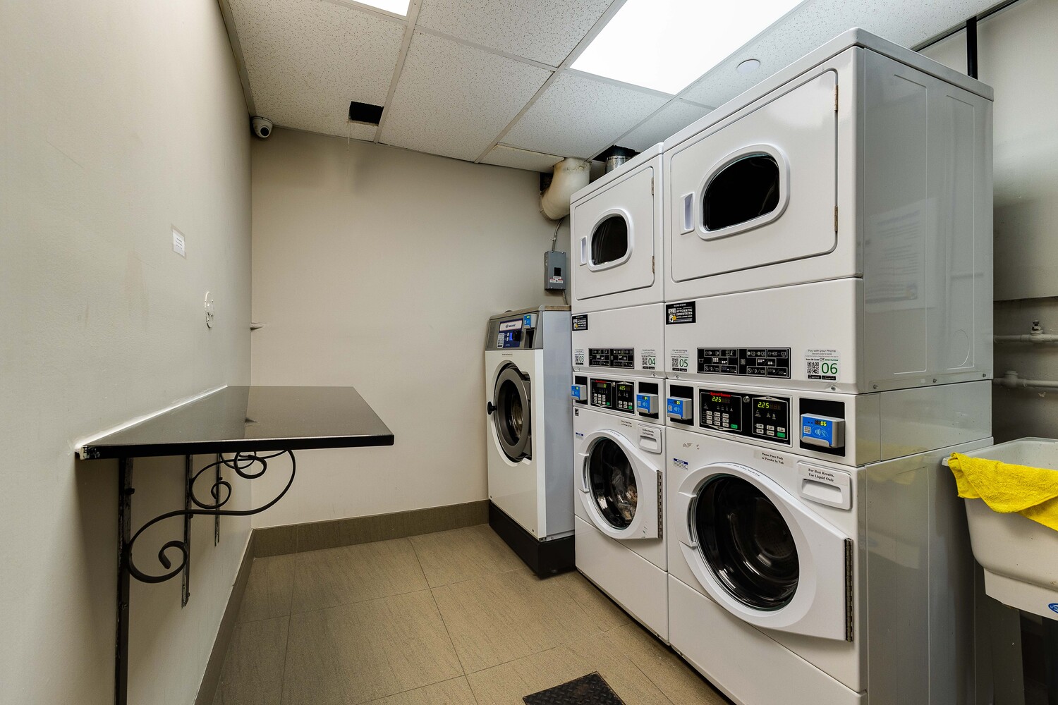 #19 photo, 488 OCEAN Parkway, Kensington , NY 11218