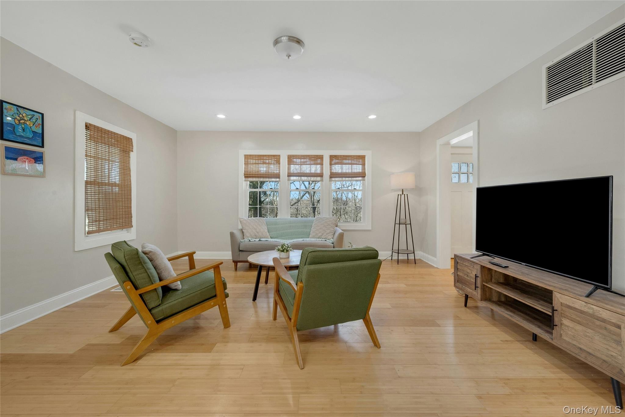 #3 photo, 3039 High Street, Mohegan Lake , NY 10547